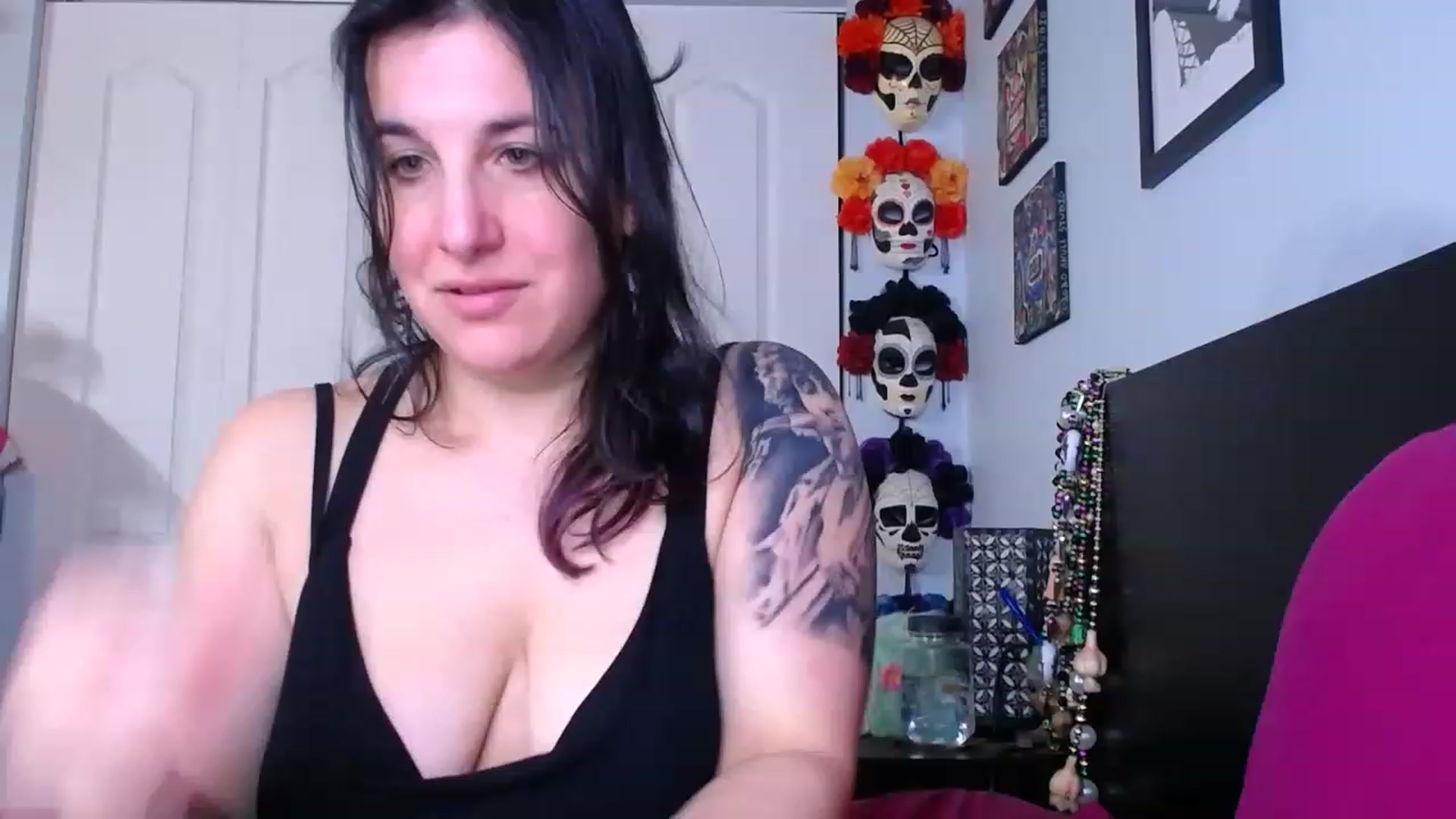 Gallery image thumbnail from abustybabe's myfreecams stream on, 03/24/2023, 21:24 image 3 of 20