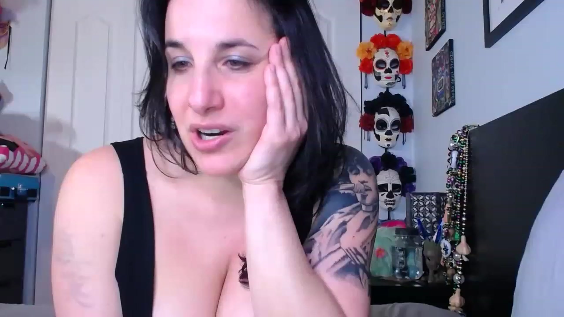 Gallery image thumbnail from abustybabe's myfreecams stream on, 03/27/2023, 20:30 image 5 of 20