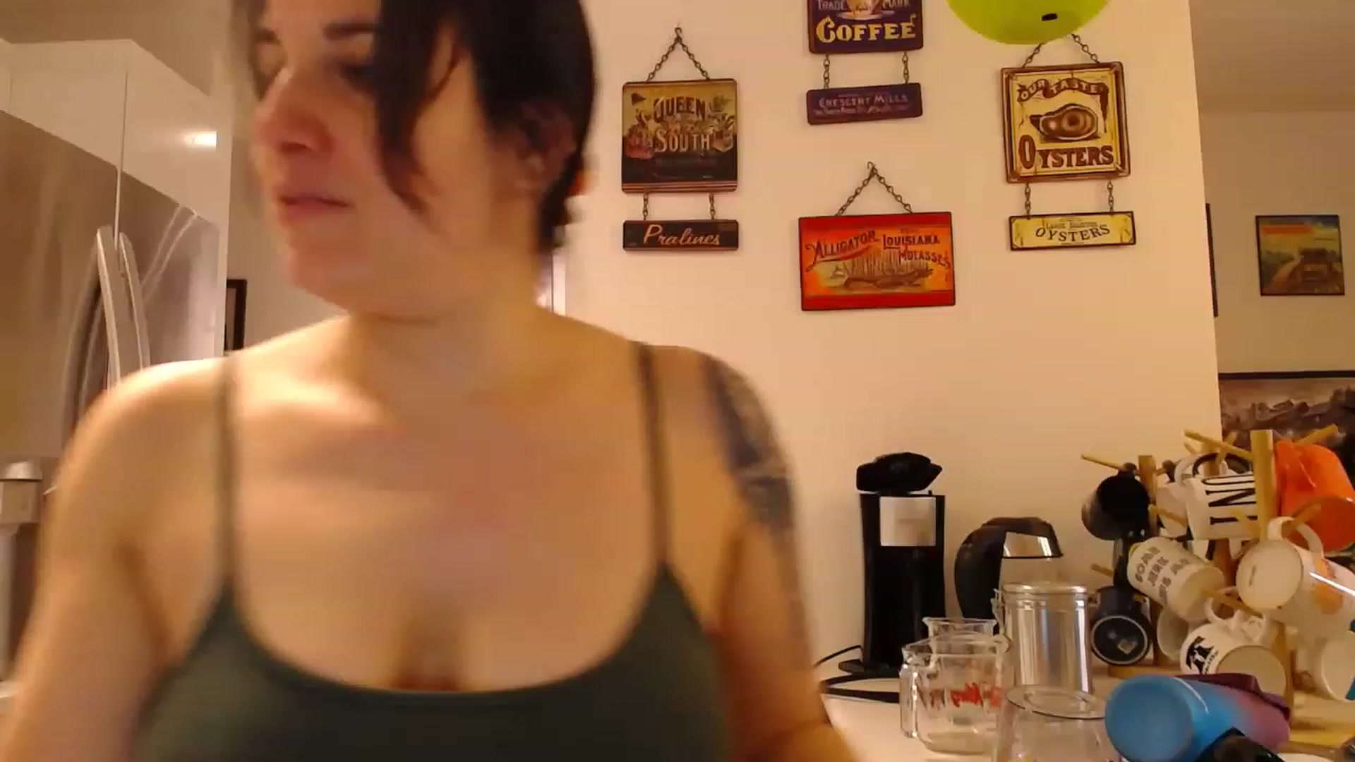 Gallery image thumbnail from abustybabe's myfreecams stream on, 03/28/2023, 21:10 image 11 of 20