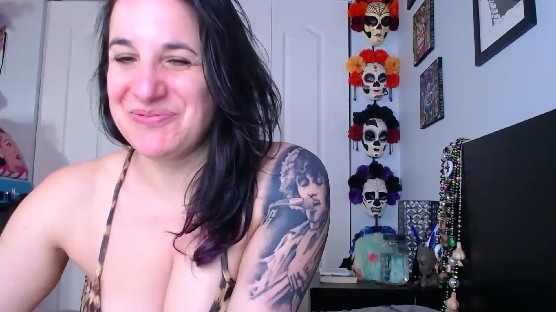 Gallery image thumbnail from abustybabe's myfreecams stream on, 03/30/2023, 20:10 image 2 of 20