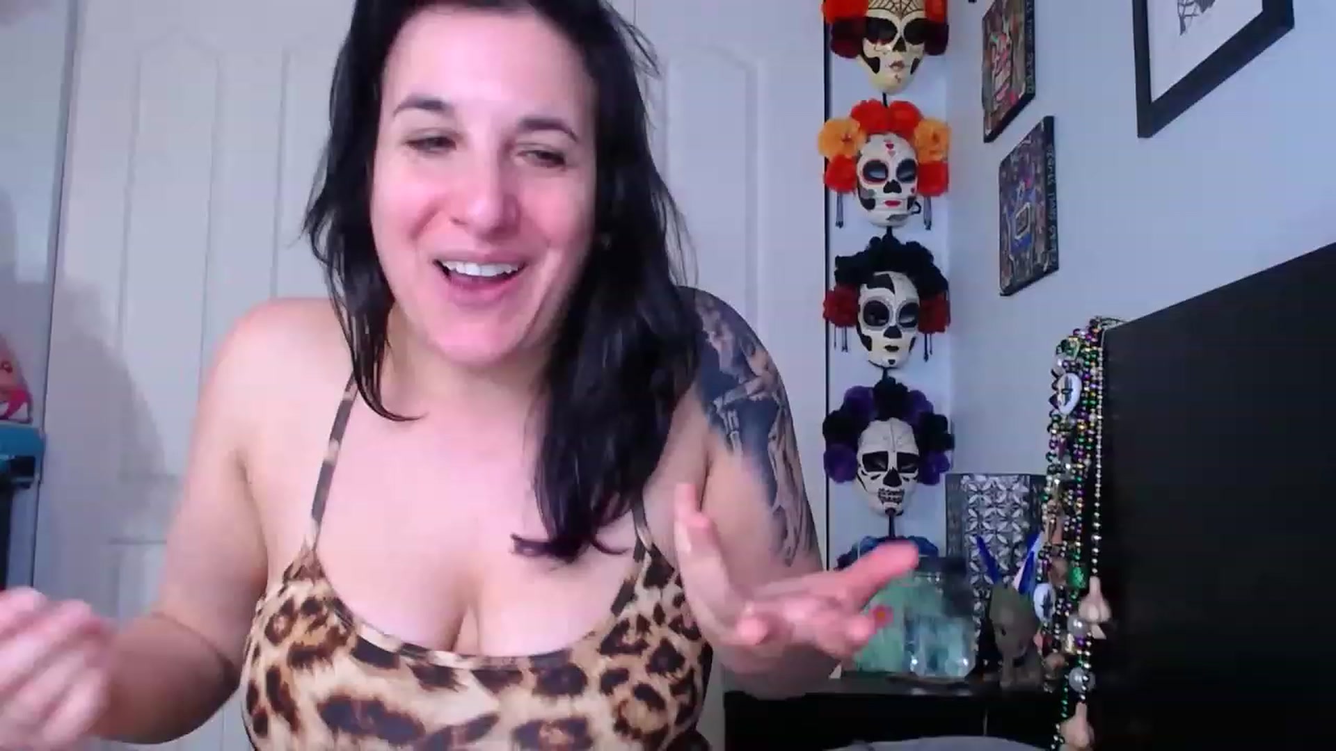 Gallery image thumbnail from abustybabe's myfreecams stream on, 03/30/2023, 21:48 image 2 of 20