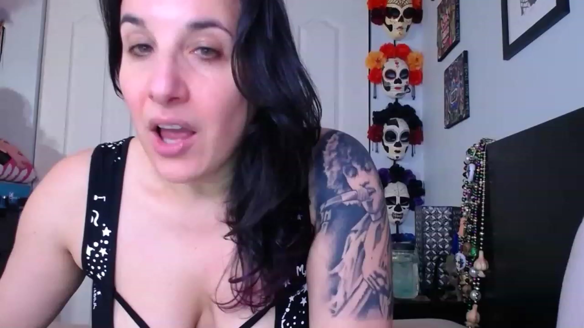 Gallery image thumbnail from abustybabe's myfreecams stream on, 04/06/2023, 19:56 image 9 of 20