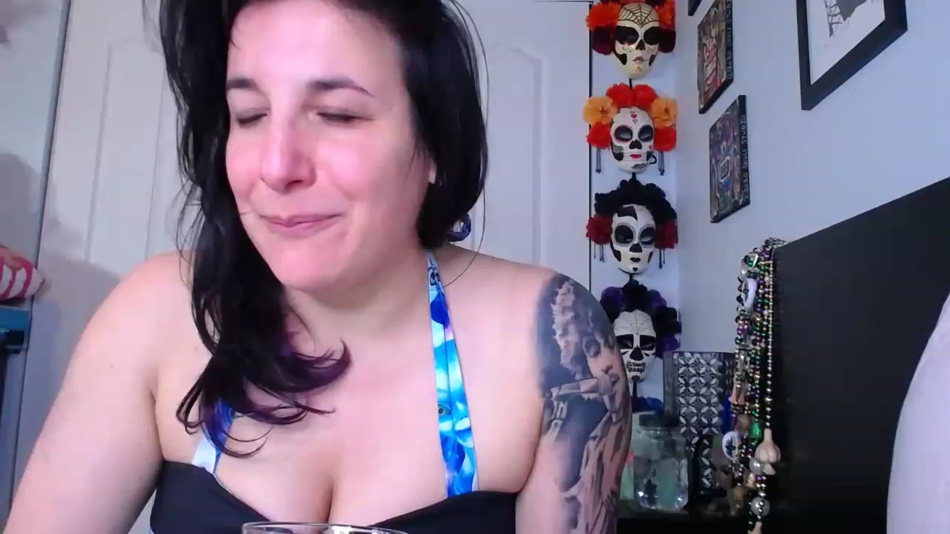 Gallery image thumbnail from abustybabe's myfreecams stream on, 04/07/2023, 22:21 image 15 of 20
