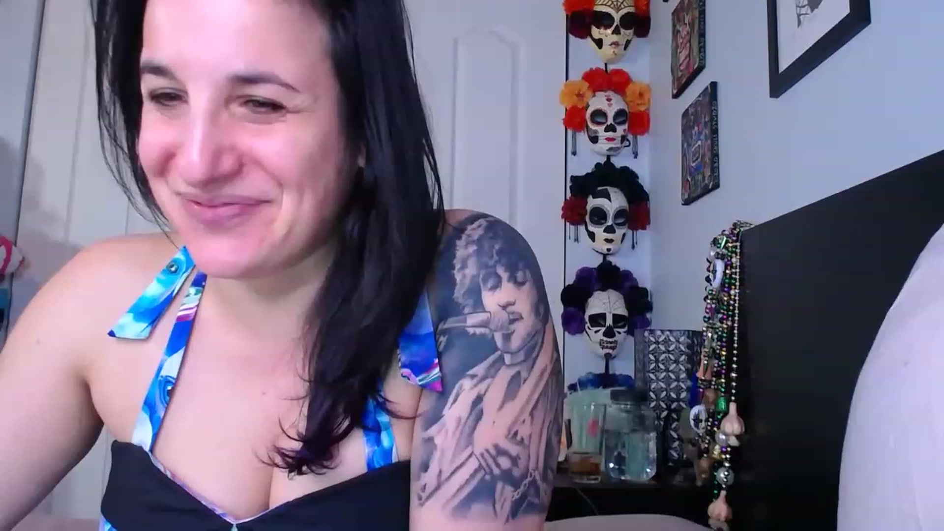Gallery image thumbnail from abustybabe's myfreecams stream on, 04/07/2023, 22:21 image 10 of 20