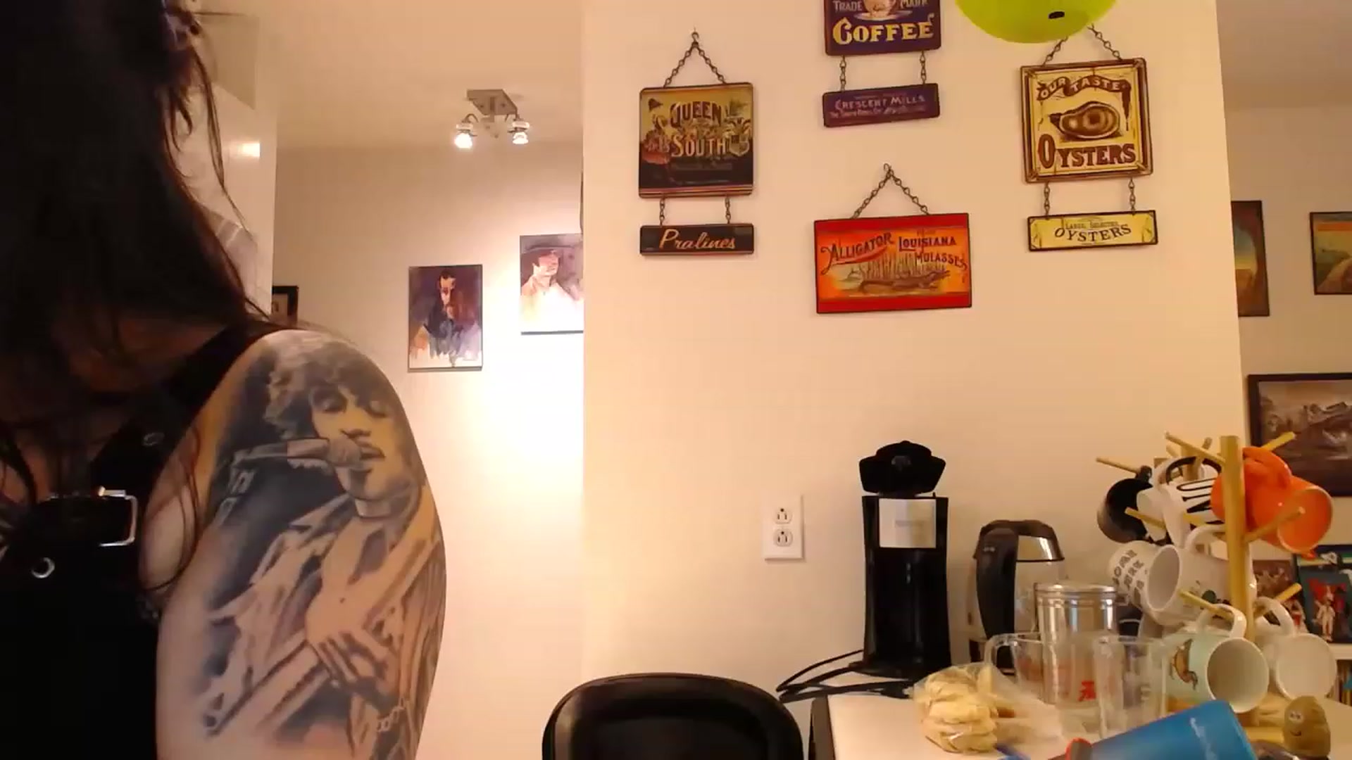 Gallery image thumbnail from abustybabe's myfreecams stream on, 04/12/2023, 21:04 image 1 of 20