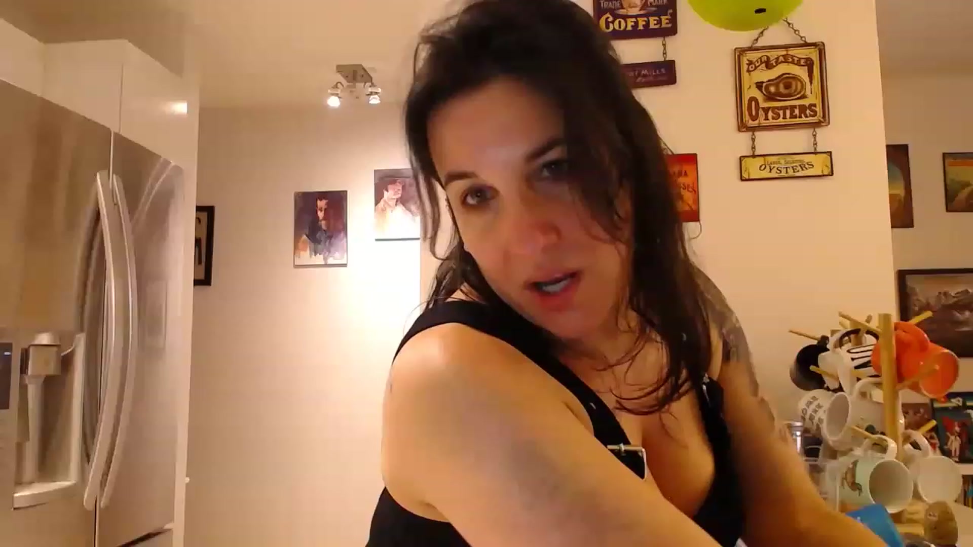 Gallery image thumbnail from abustybabe's myfreecams stream on, 04/12/2023, 21:04 image 2 of 20