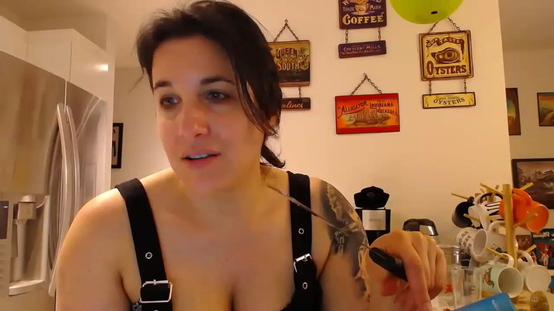 Gallery image thumbnail from abustybabe's myfreecams stream on, 04/12/2023, 21:04 image 6 of 20