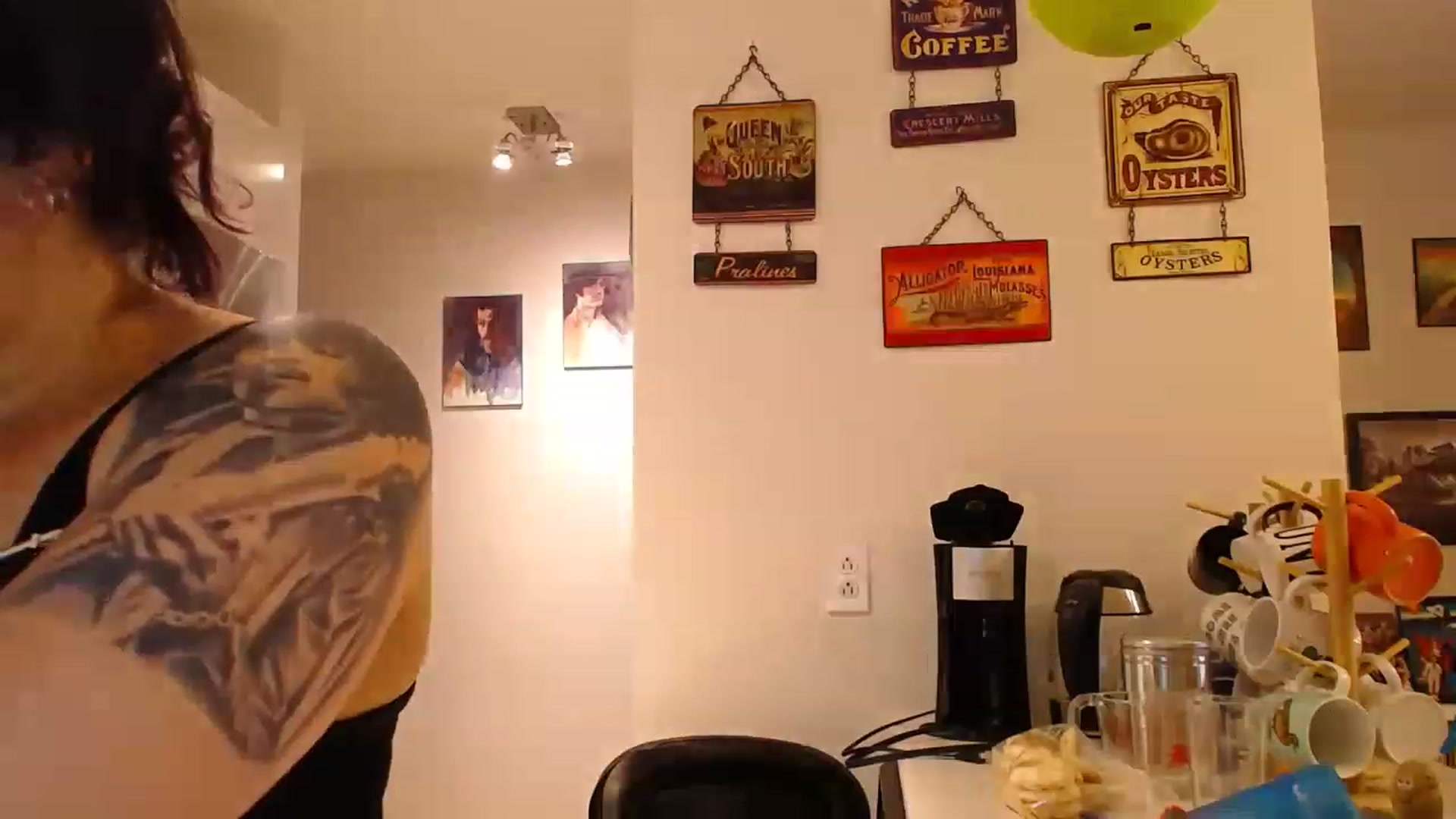 Gallery image thumbnail from abustybabe's myfreecams stream on, 04/12/2023, 21:04 image 7 of 20