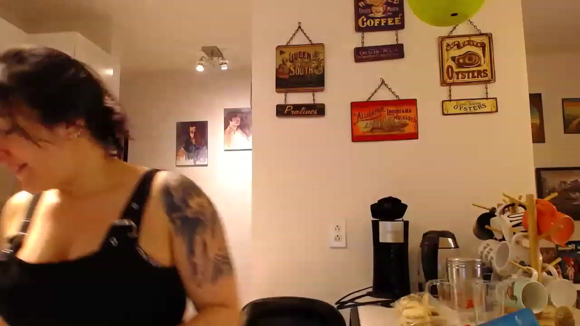 Gallery image thumbnail from abustybabe's myfreecams stream on, 04/12/2023, 21:04 image 4 of 20
