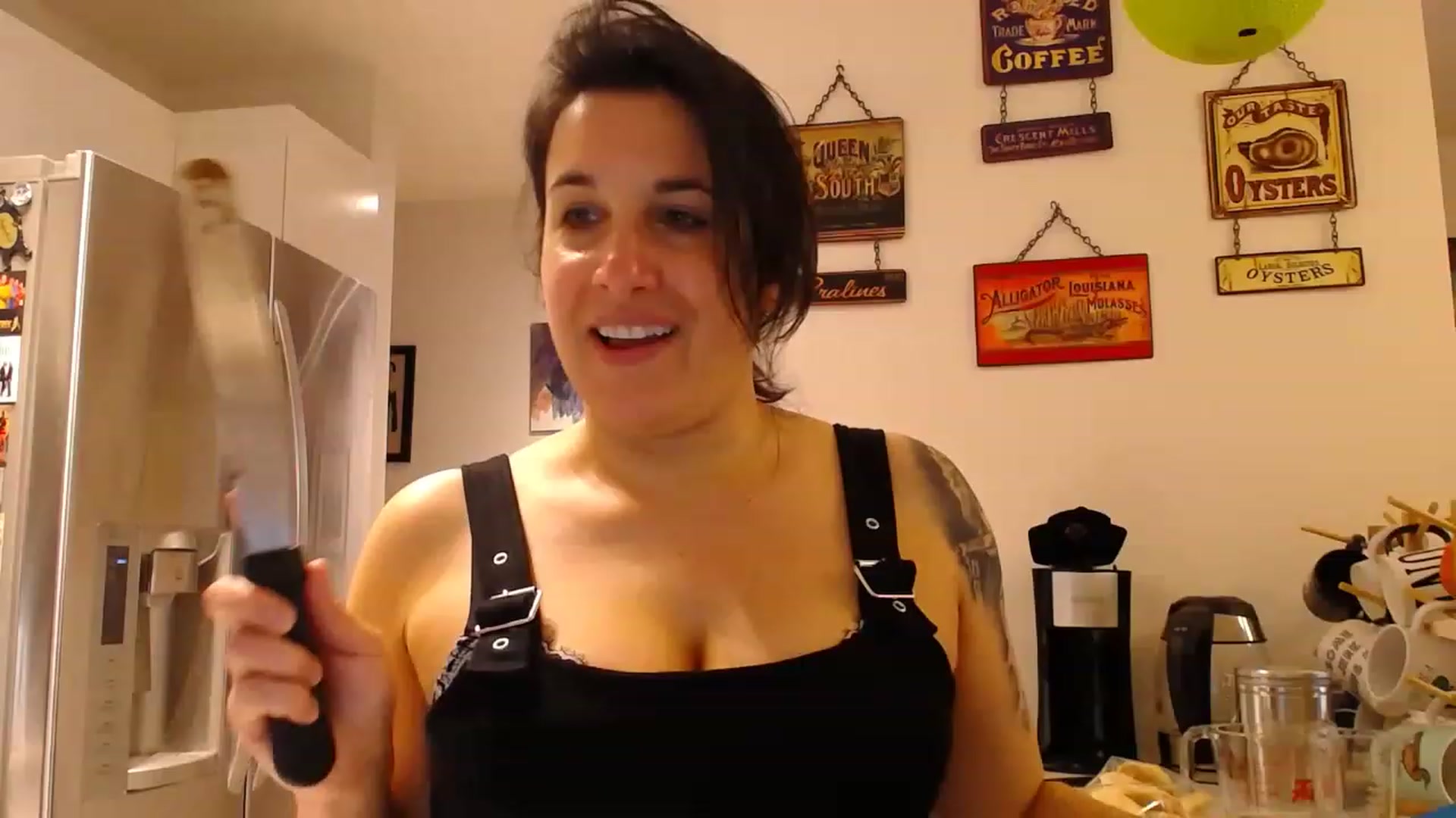 Gallery image thumbnail from abustybabe's myfreecams stream on, 04/12/2023, 21:04 image 14 of 20