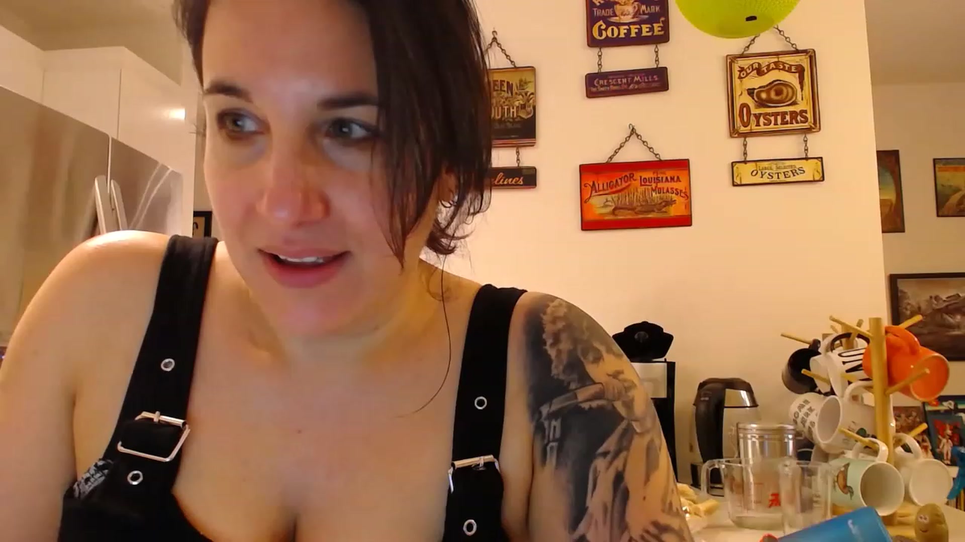 Gallery image thumbnail from abustybabe's myfreecams stream on, 04/12/2023, 21:04 image 11 of 20