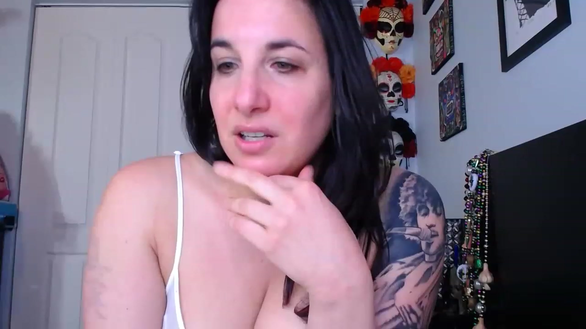 Gallery image thumbnail from abustybabe's myfreecams stream on, 04/13/2023, 22:35 image 6 of 20