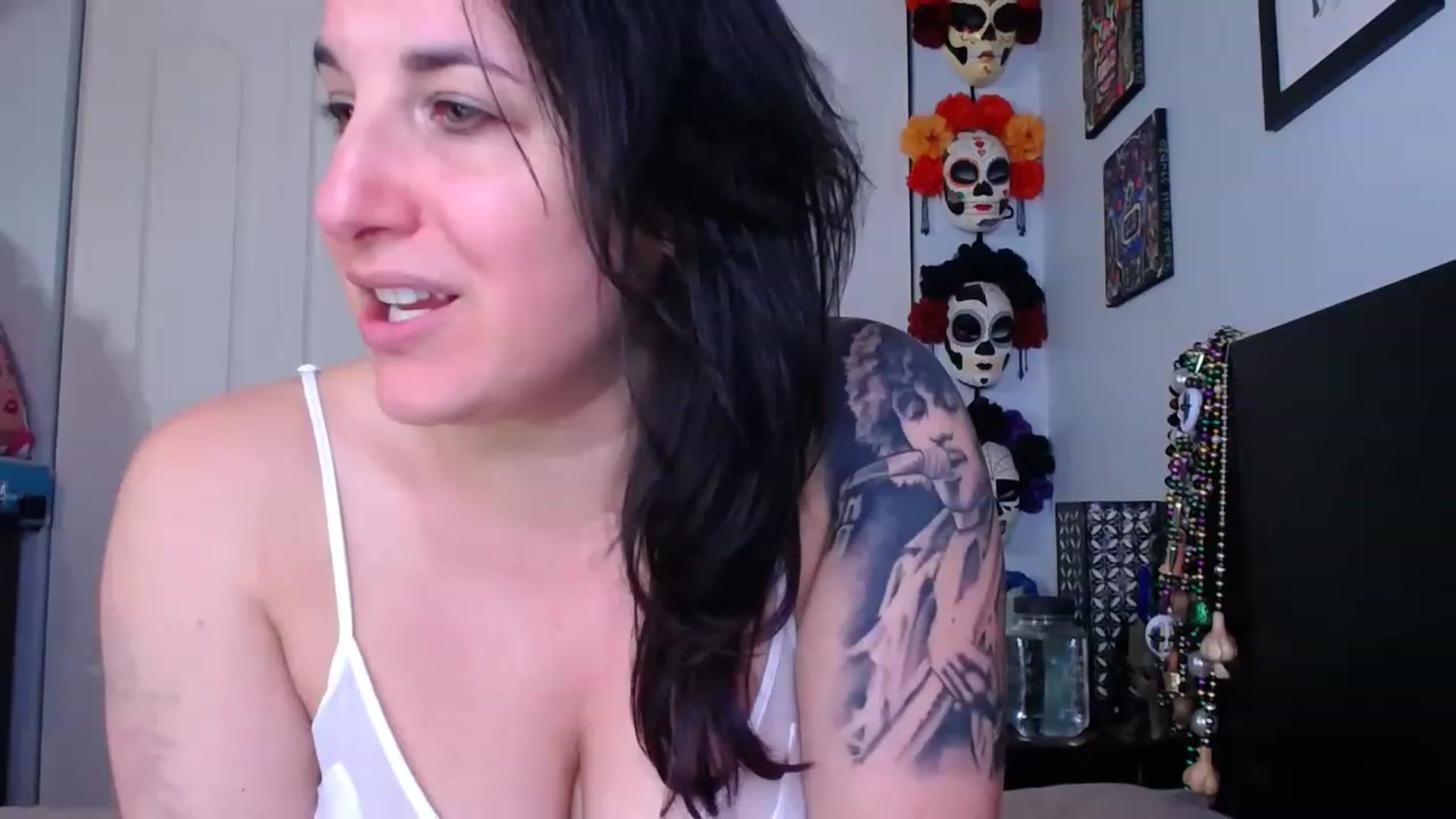 Gallery image thumbnail from abustybabe's myfreecams stream on, 04/13/2023, 22:35 image 5 of 20