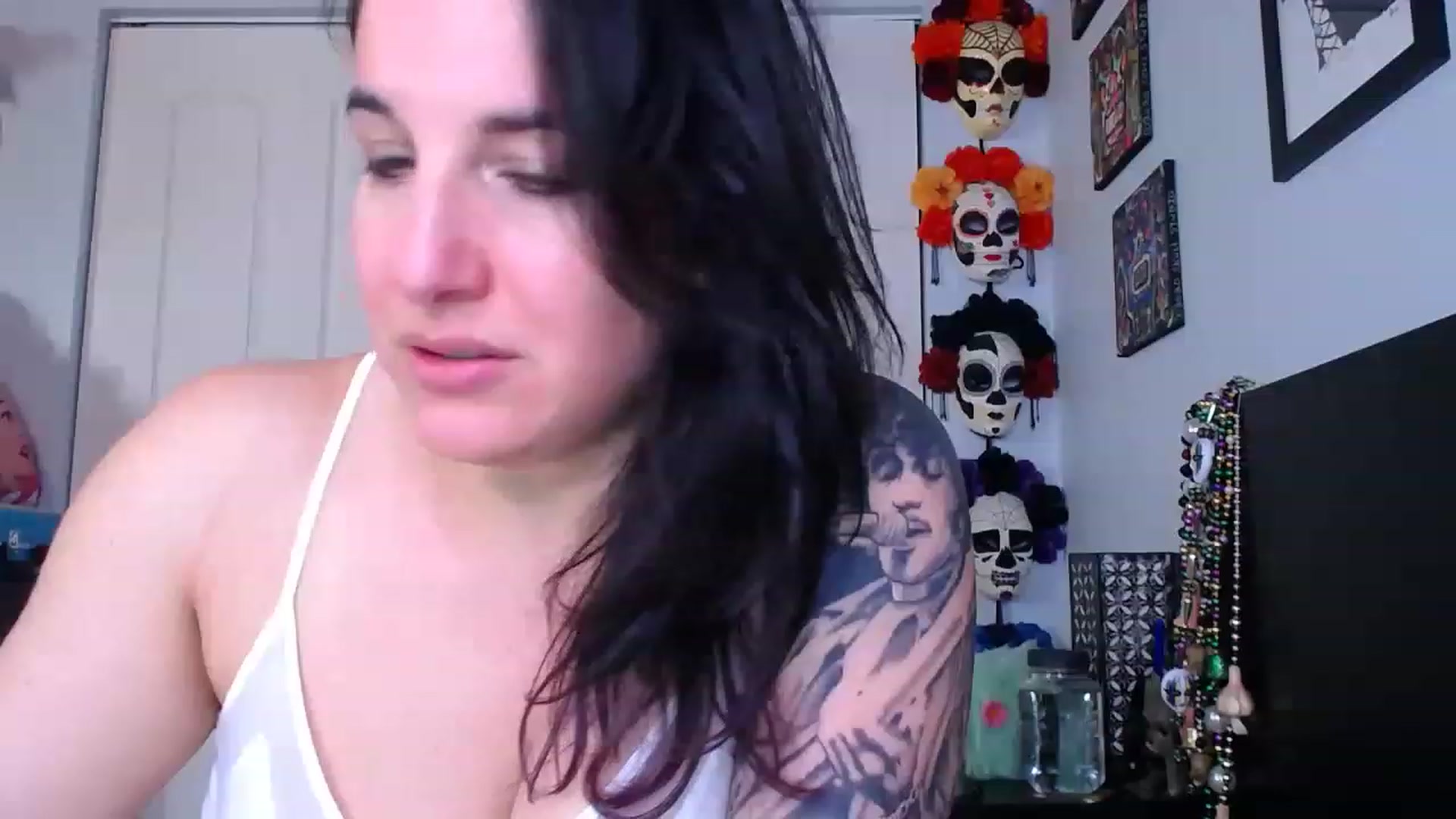 Gallery image thumbnail from abustybabe's myfreecams stream on, 04/13/2023, 22:35 image 2 of 20