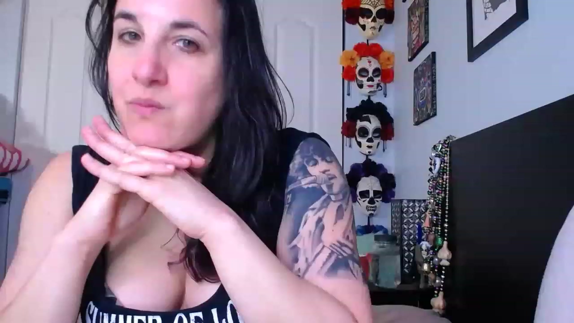 Gallery image thumbnail from abustybabe's myfreecams stream on, 04/14/2023, 22:04 image 8 of 20