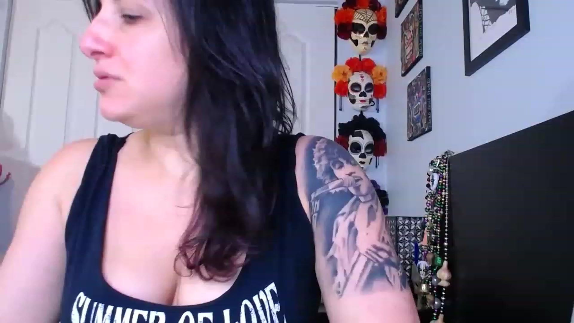 Gallery image thumbnail from abustybabe's myfreecams stream on, 04/14/2023, 22:04 image 3 of 20