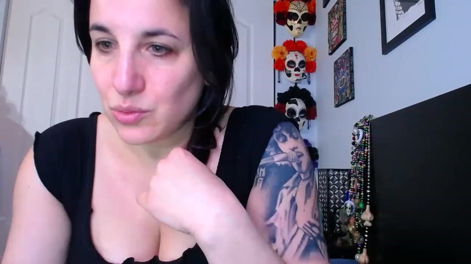 Gallery image thumbnail from abustybabe's myfreecams stream on, 04/17/2023, 21:09 image 10 of 20