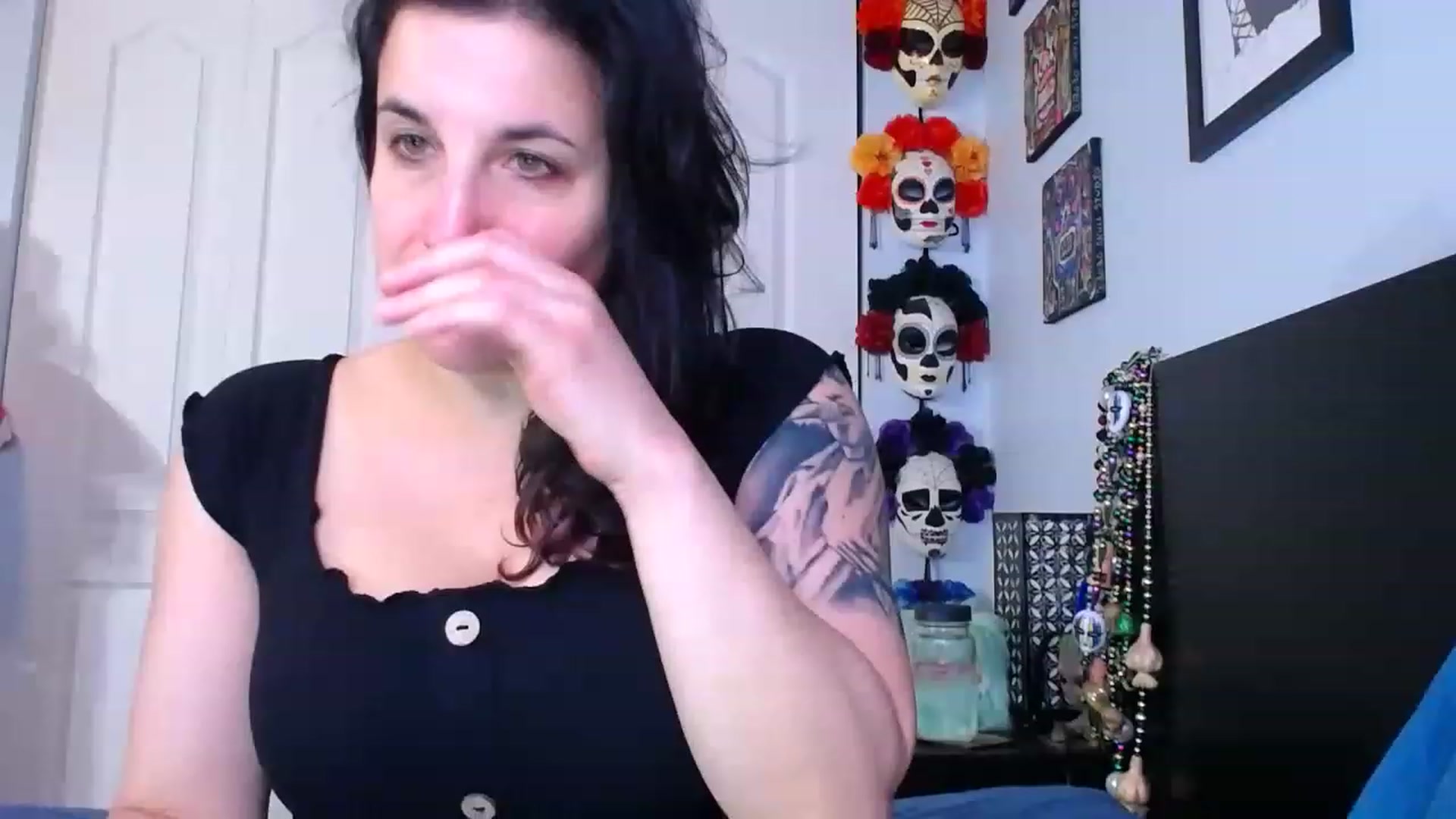 Gallery image thumbnail from abustybabe's myfreecams stream on, 04/17/2023, 21:09 image 1 of 20