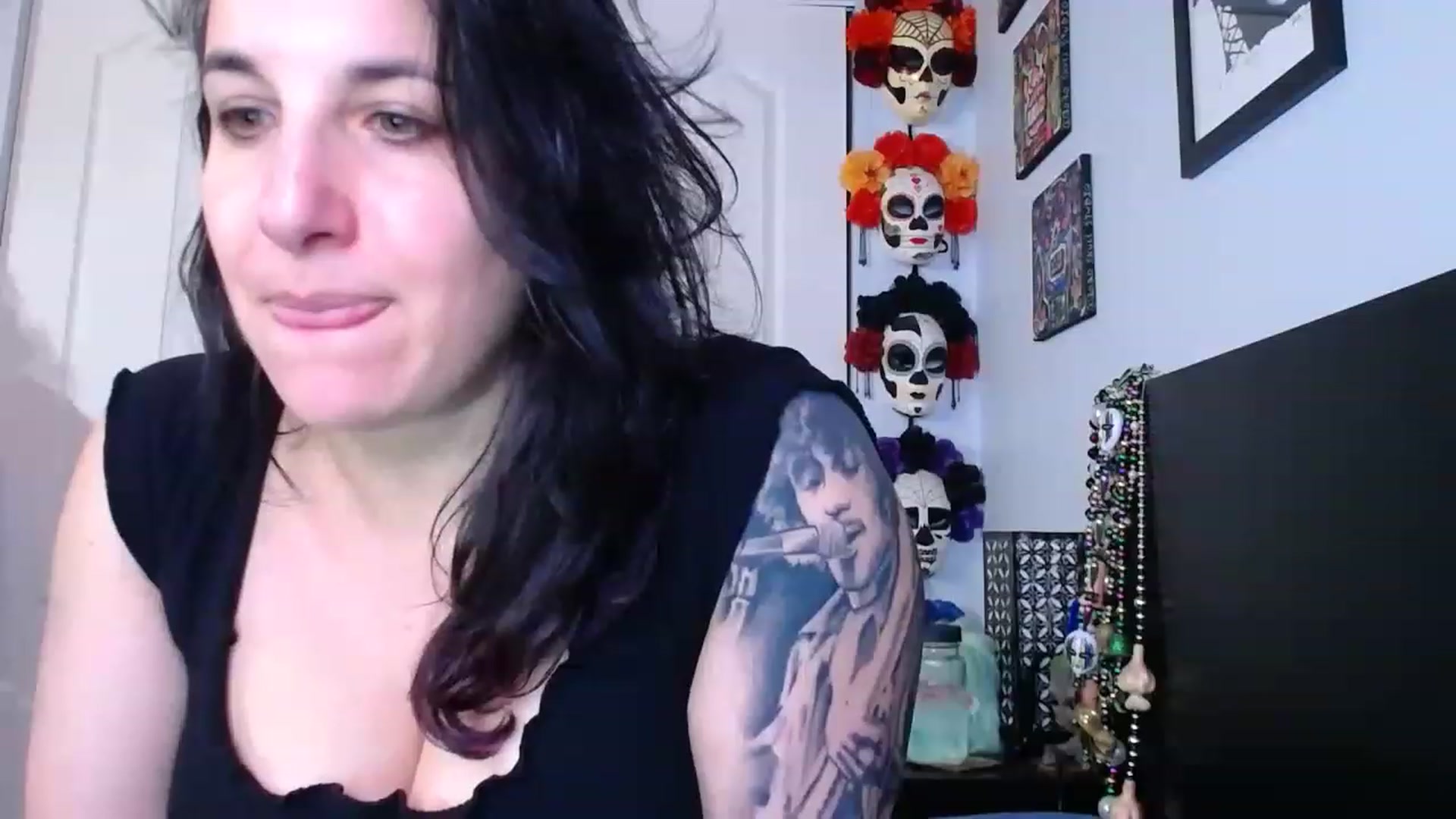 Gallery image thumbnail from abustybabe's myfreecams stream on, 04/17/2023, 21:09 image 9 of 20