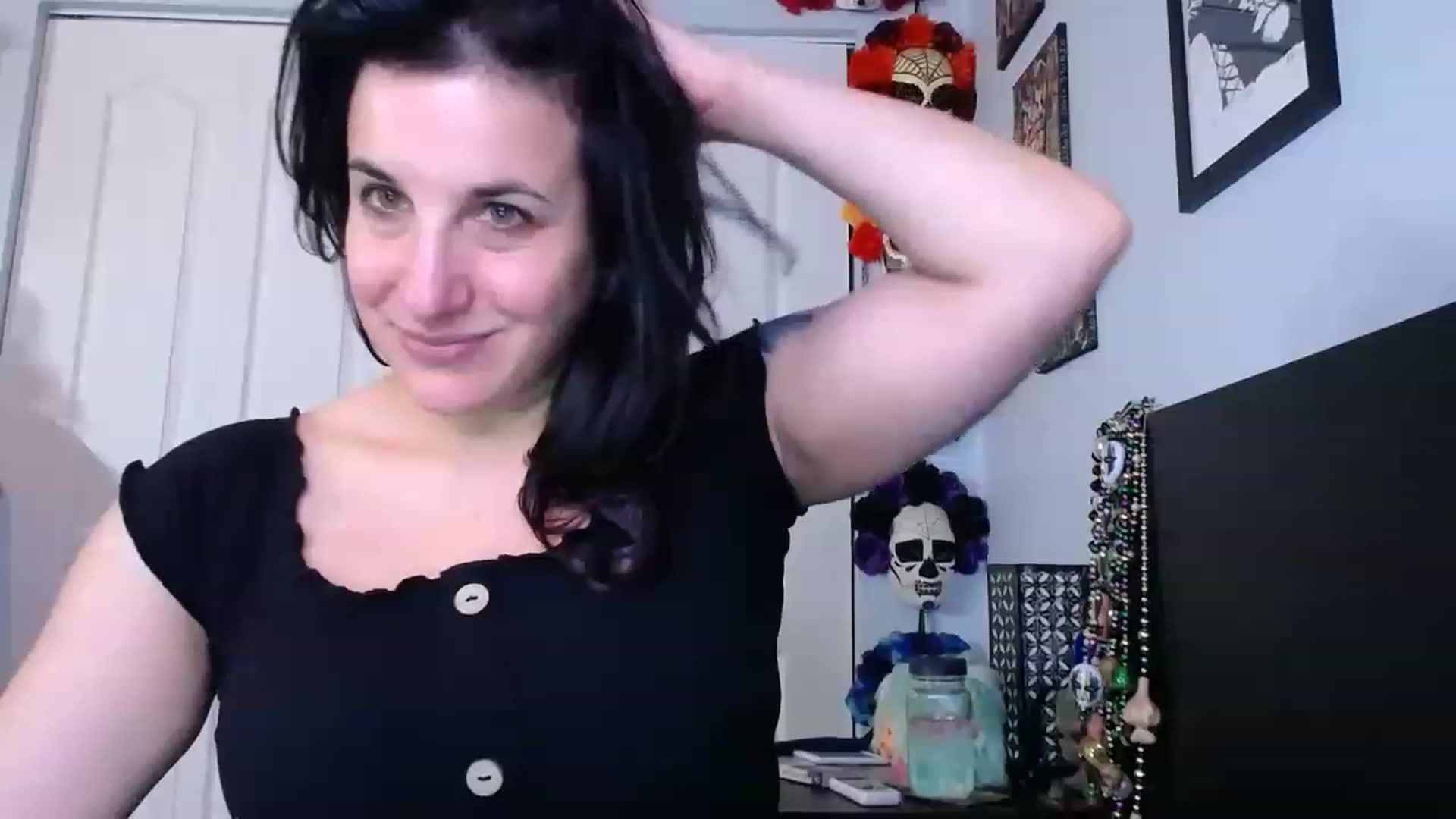 Gallery image thumbnail from abustybabe's myfreecams stream on, 04/17/2023, 21:09 image 3 of 20