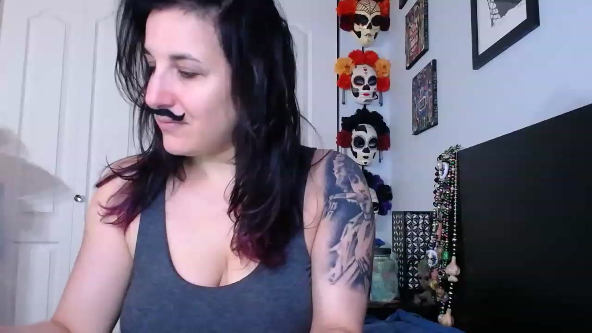 Gallery image thumbnail from abustybabe's myfreecams stream on, 04/19/2023, 22:01 image 12 of 20