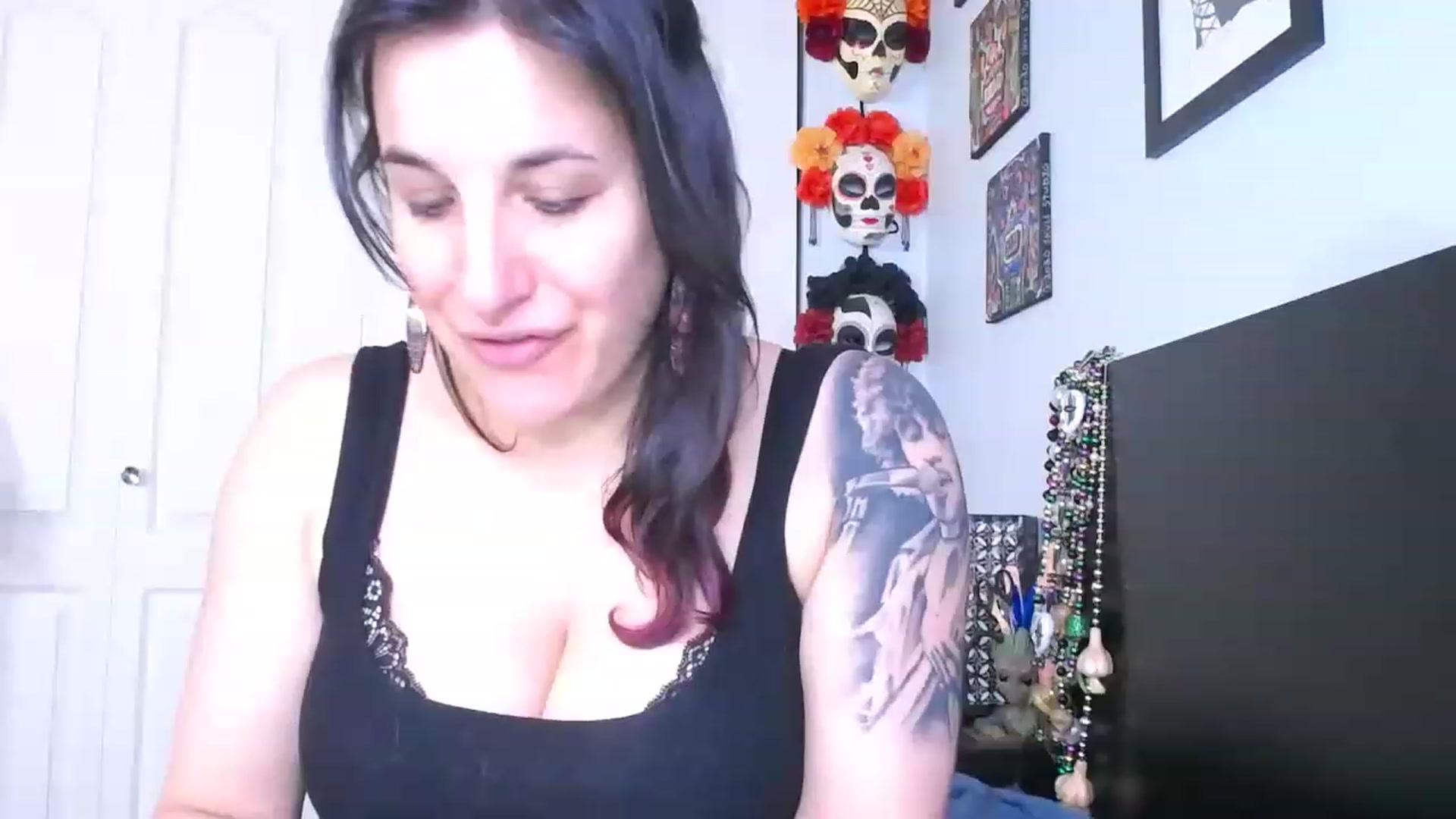 Gallery image thumbnail from abustybabe's myfreecams stream on, 04/20/2023, 21:50 image 13 of 20