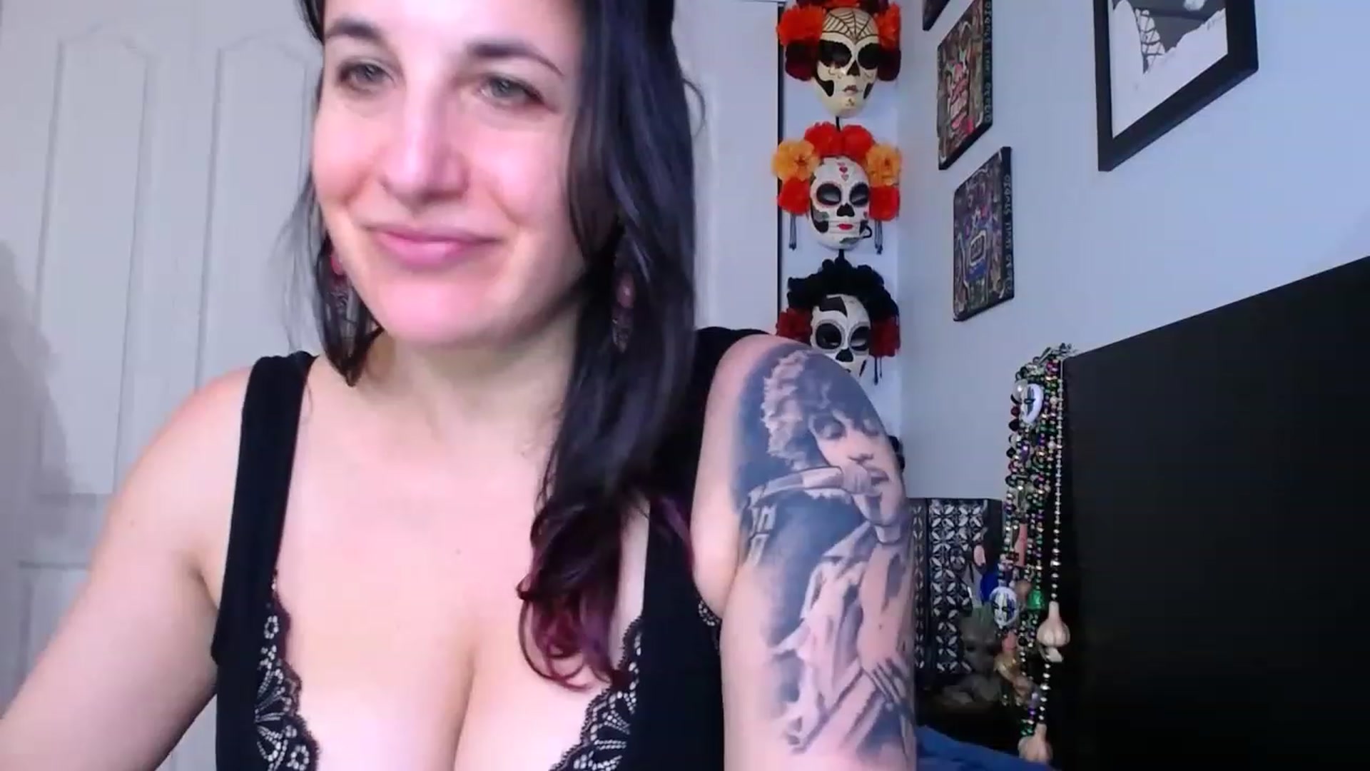 Gallery image thumbnail from abustybabe's myfreecams stream on, 04/20/2023, 21:50 image 4 of 20