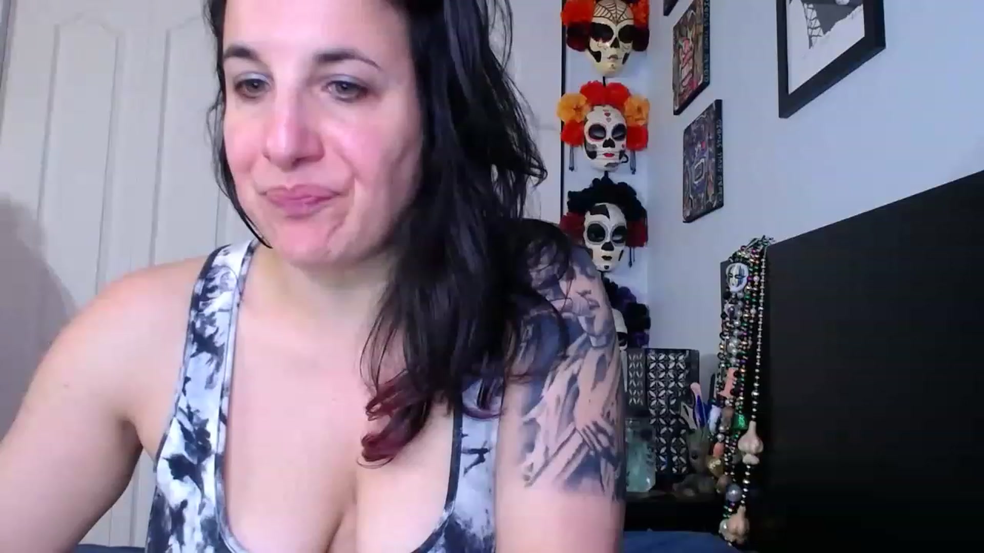 Gallery image thumbnail from abustybabe's myfreecams stream on, 04/21/2023, 21:39 image 1 of 20