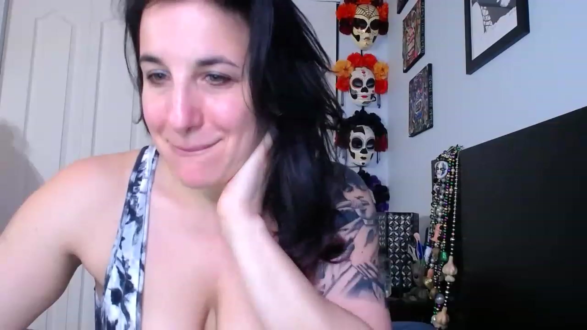 Gallery image thumbnail from abustybabe's myfreecams stream on, 04/21/2023, 21:39 image 11 of 20