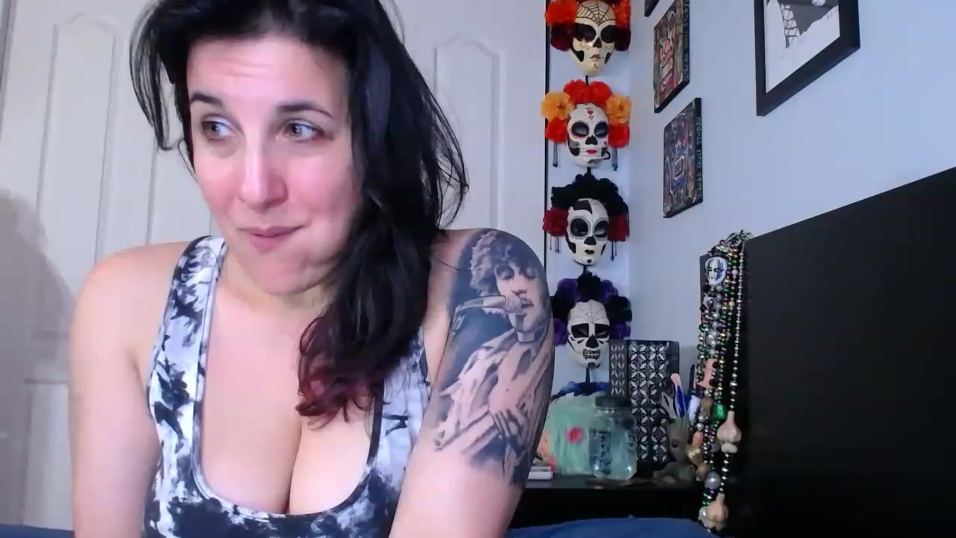 Gallery image thumbnail from abustybabe's myfreecams stream on, 04/21/2023, 21:39 image 2 of 20