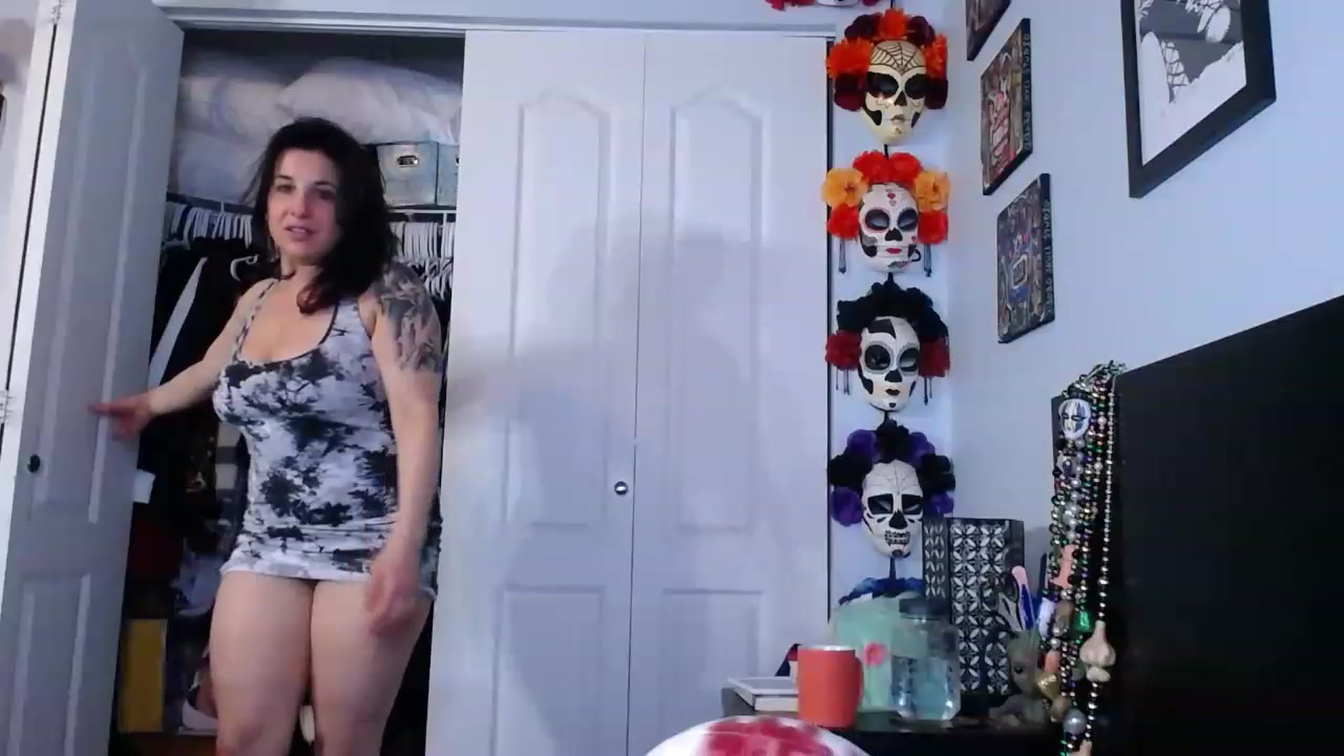 Gallery image thumbnail from abustybabe's myfreecams stream on, 04/21/2023, 21:39 image 14 of 20