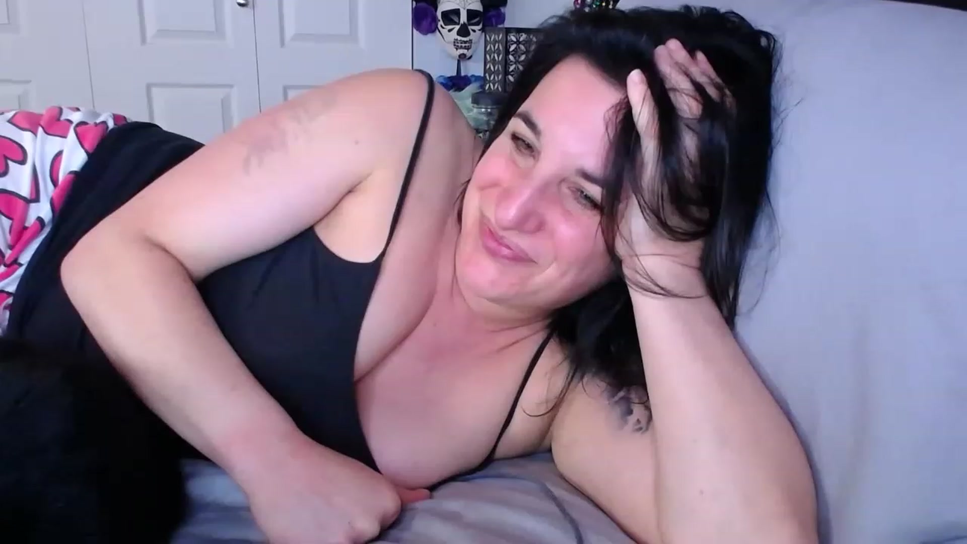 Gallery image thumbnail from abustybabe's myfreecams stream on, 04/25/2023, 22:09 image 2 of 20