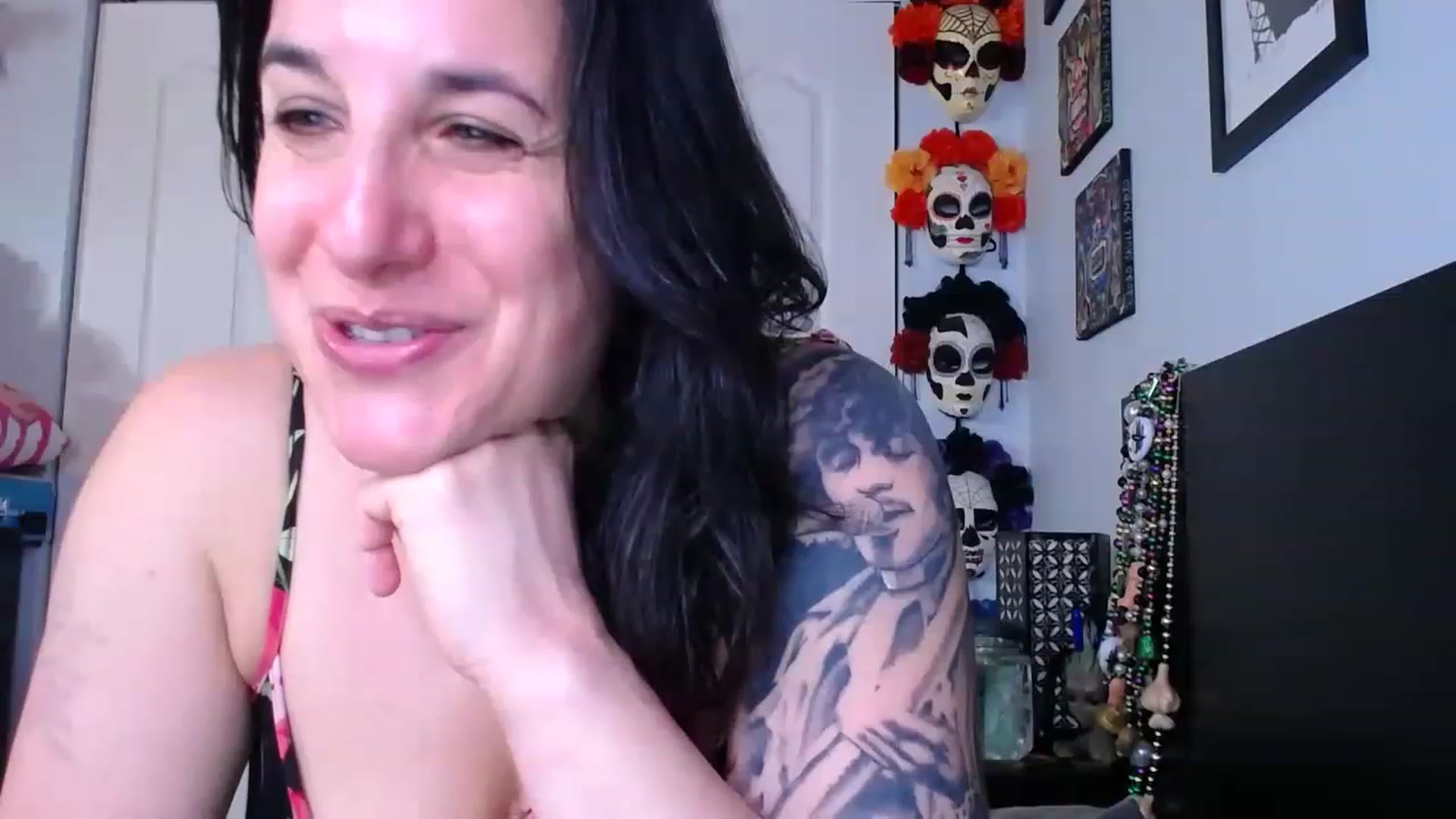 Gallery image thumbnail from abustybabe's myfreecams stream on, 04/26/2023, 18:46 image 2 of 20