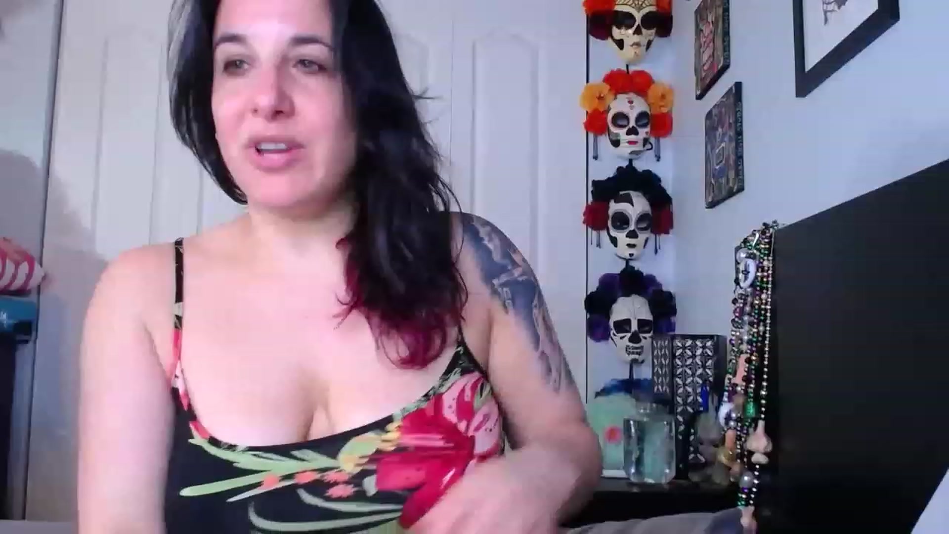 Gallery image thumbnail from abustybabe's myfreecams stream on, 04/26/2023, 18:46 image 9 of 20