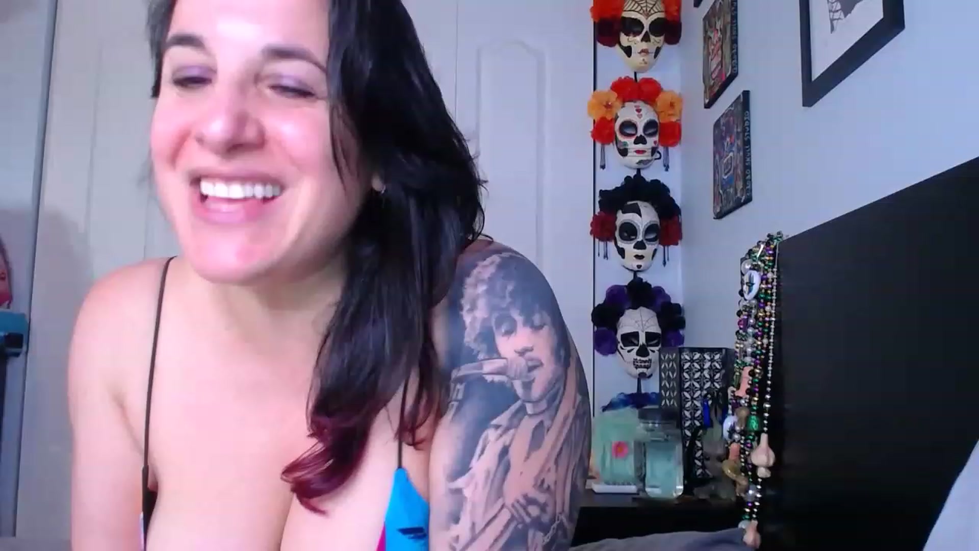 Gallery image thumbnail from abustybabe's myfreecams stream on, 04/28/2023, 22:26 image 1 of 20