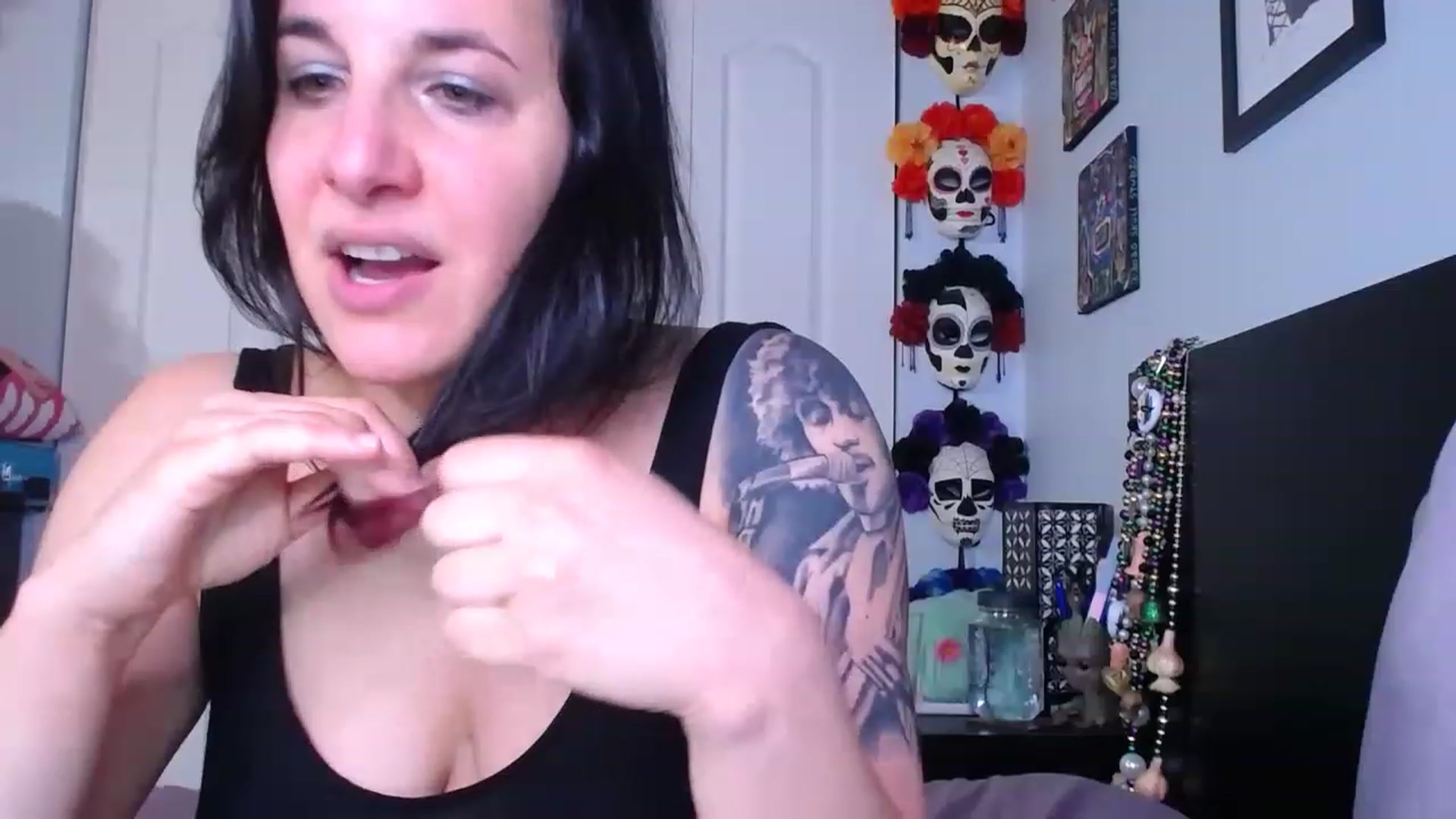Gallery image thumbnail from abustybabe's myfreecams stream on, 05/02/2023, 22:22 image 18 of 20