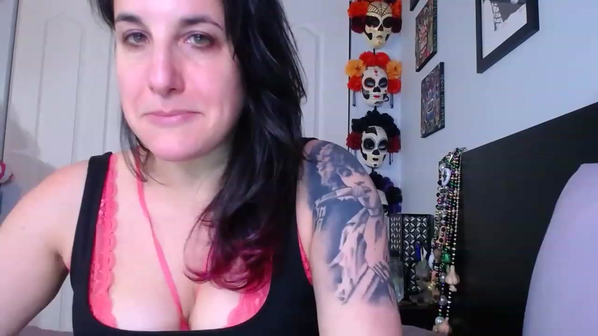 Gallery image thumbnail from abustybabe's myfreecams stream on, 05/04/2023, 22:25 image 3 of 20