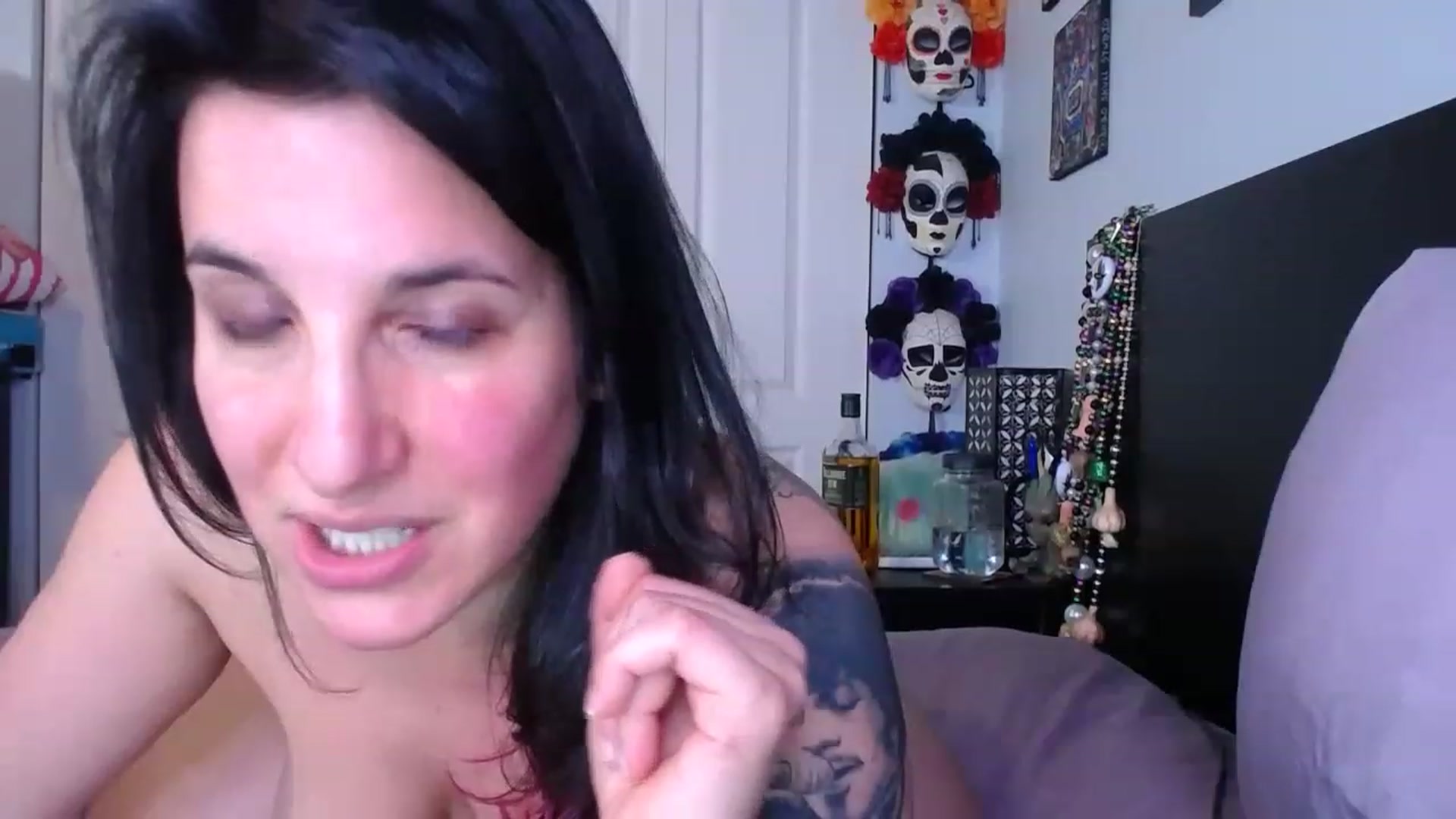Gallery image thumbnail from abustybabe's myfreecams stream on, 05/04/2023, 22:25 image 17 of 20