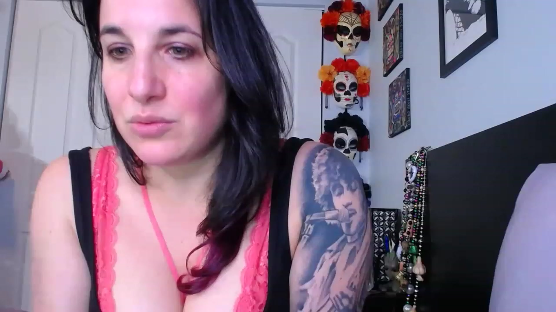 Gallery image thumbnail from abustybabe's myfreecams stream on, 05/04/2023, 22:25 image 10 of 20