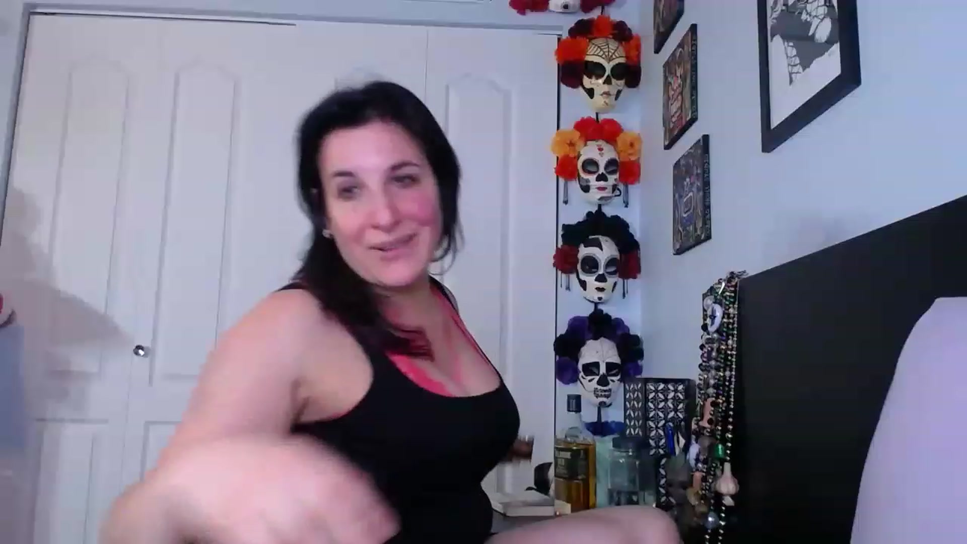 Gallery image thumbnail from abustybabe's myfreecams stream on, 05/04/2023, 22:25 image 14 of 20