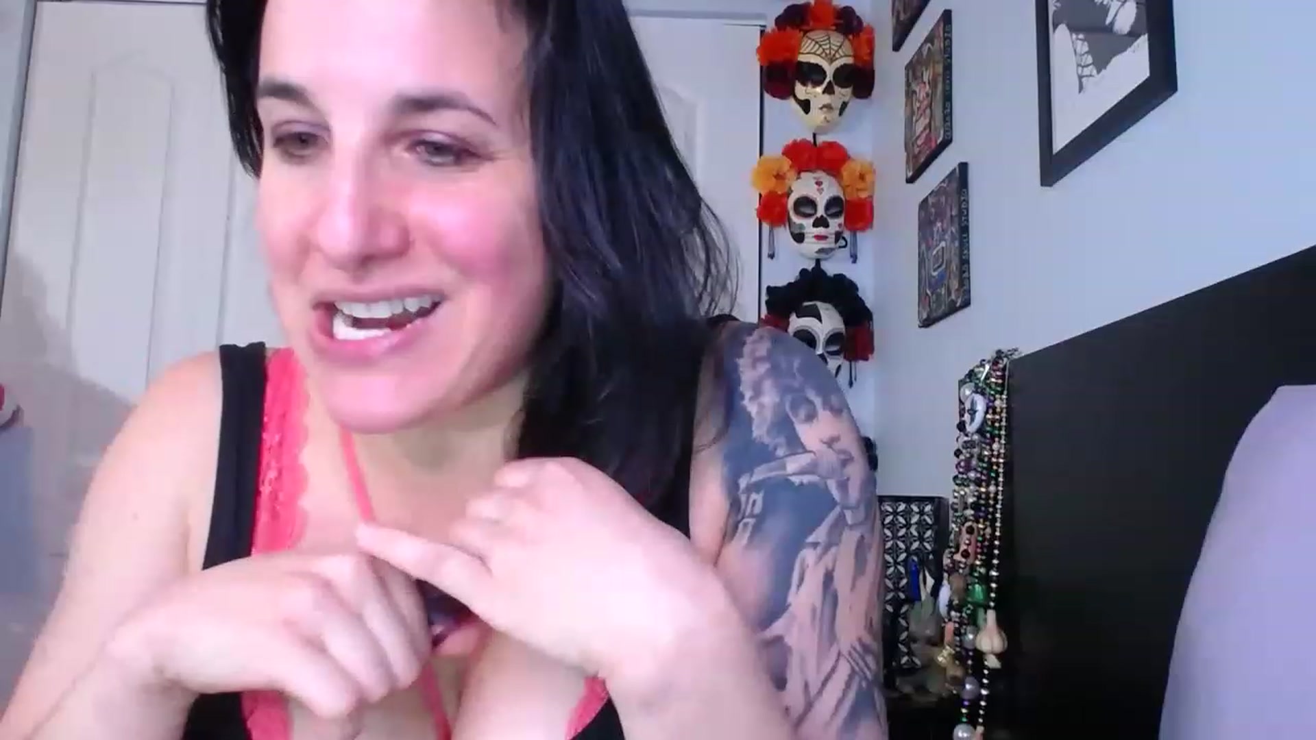 Gallery image thumbnail from abustybabe's myfreecams stream on, 05/04/2023, 22:25 image 11 of 20