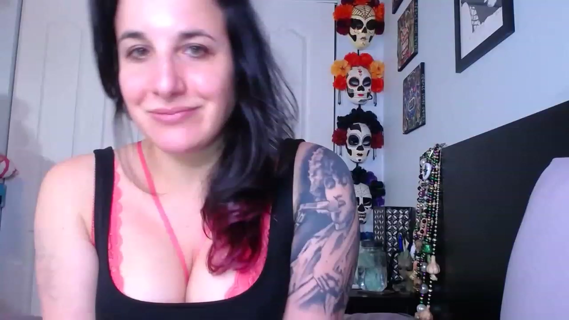 Gallery image thumbnail from abustybabe's myfreecams stream on, 05/04/2023, 22:25 image 1 of 20