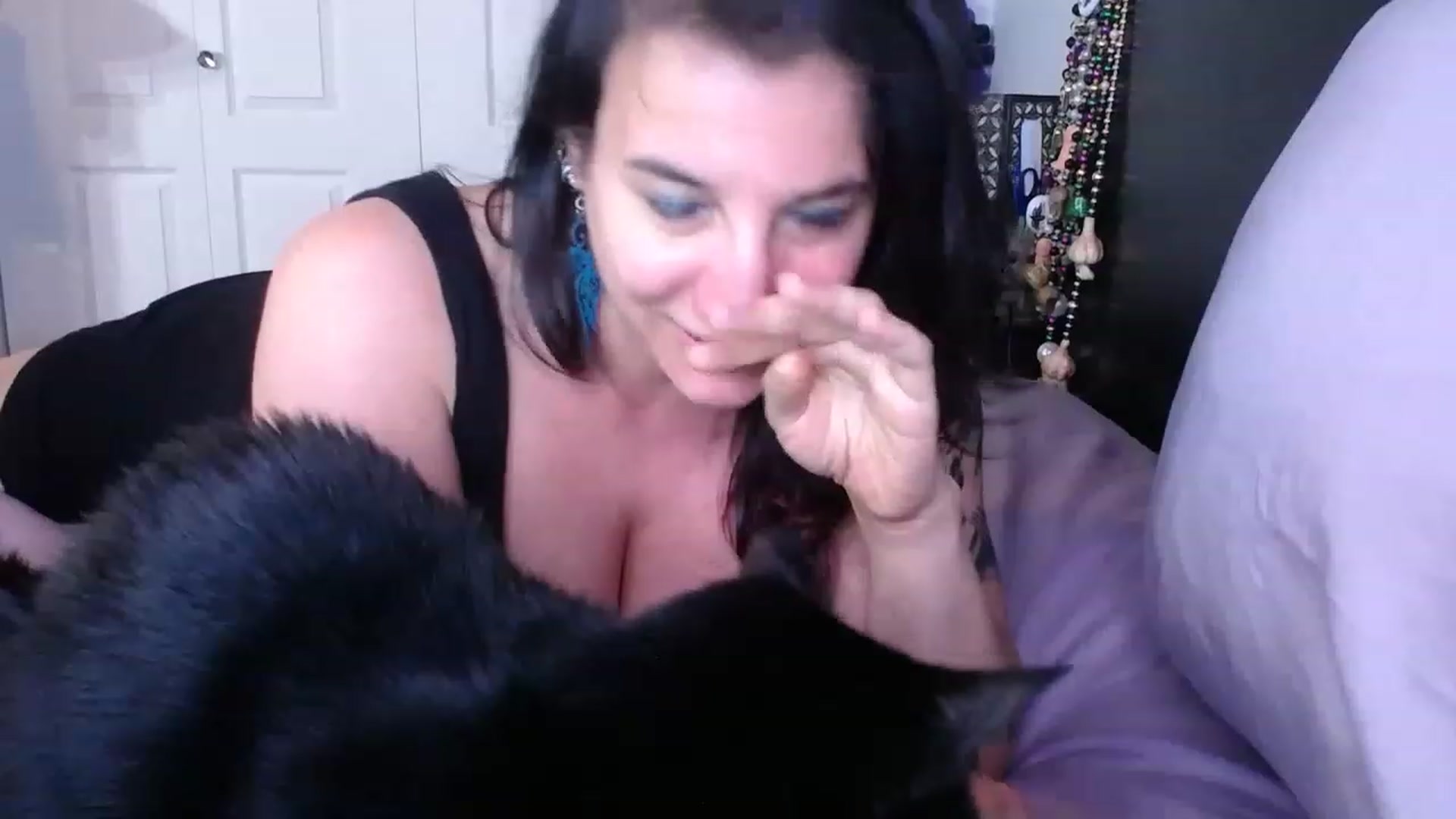 Gallery image thumbnail from abustybabe's myfreecams stream on, 05/08/2023, 21:25 image 13 of 20