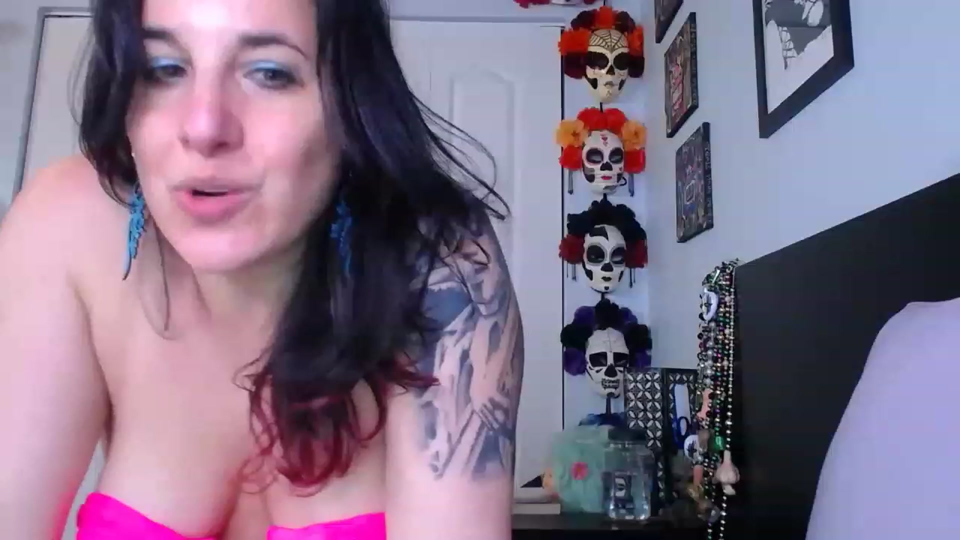 Gallery image thumbnail from abustybabe's myfreecams stream on, 05/08/2023, 21:25 image 2 of 20