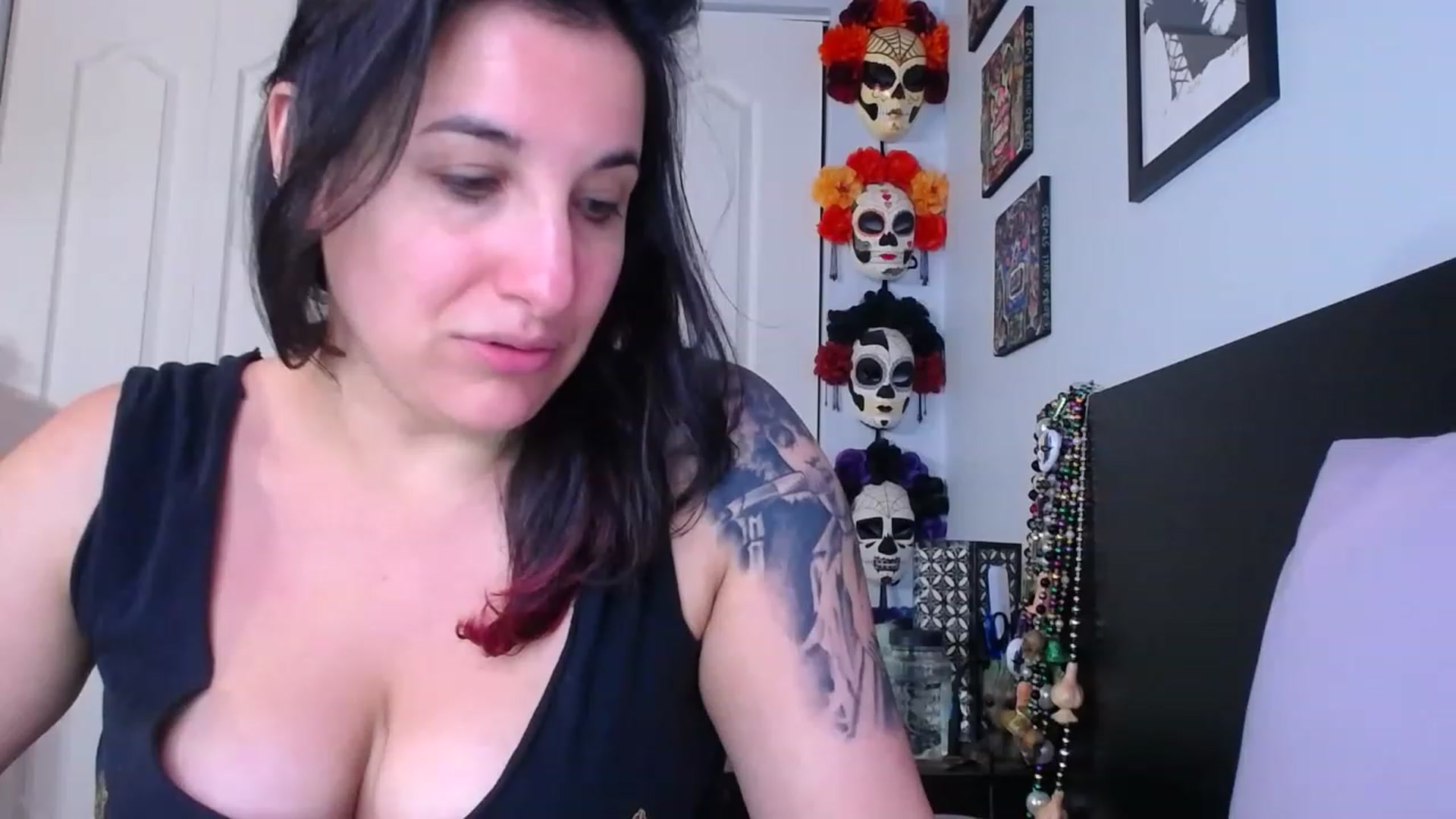 Gallery image thumbnail from abustybabe's myfreecams stream on, 05/09/2023, 21:43 image 7 of 20
