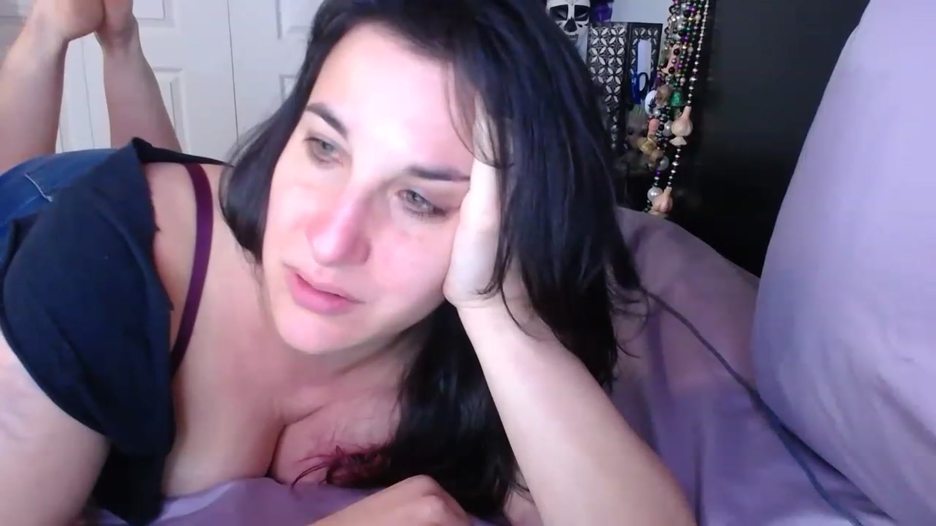 Gallery image thumbnail from abustybabe's myfreecams stream on, 05/09/2023, 21:43 image 13 of 20
