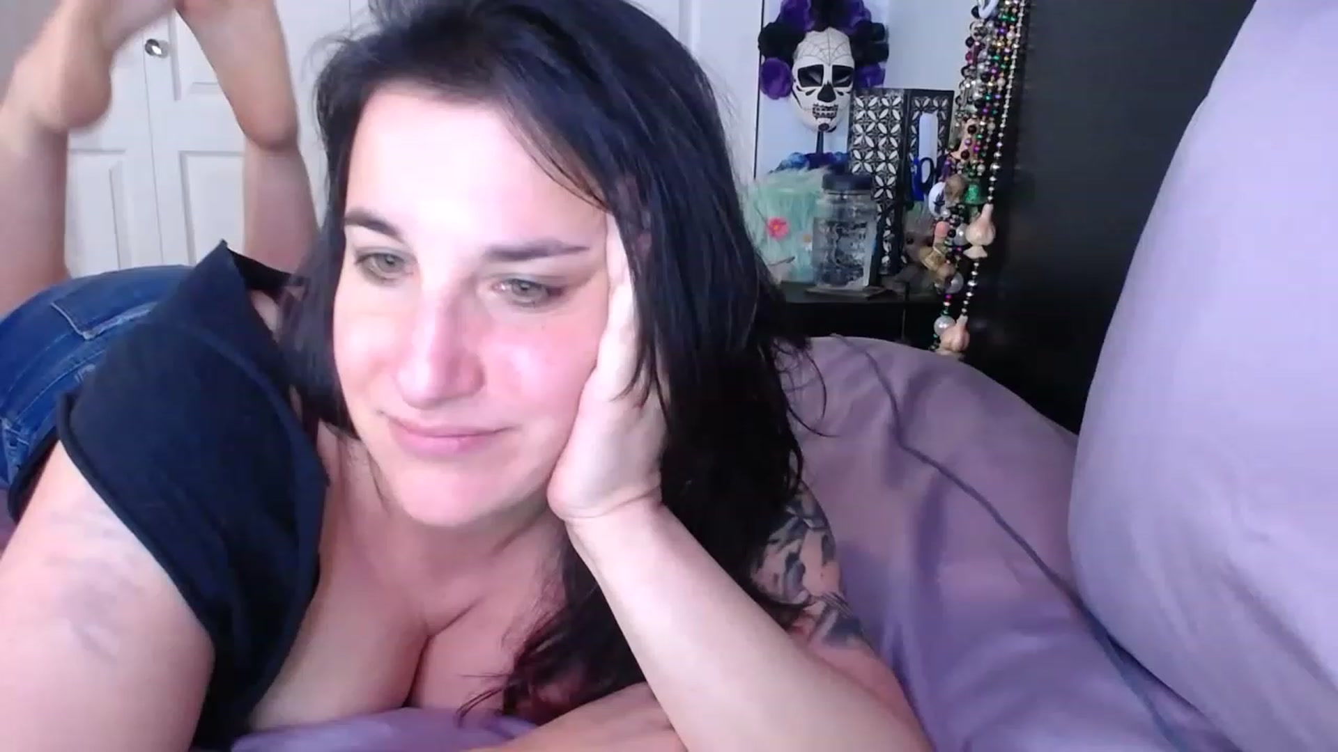 Gallery image thumbnail from abustybabe's myfreecams stream on, 05/09/2023, 21:43 image 14 of 20