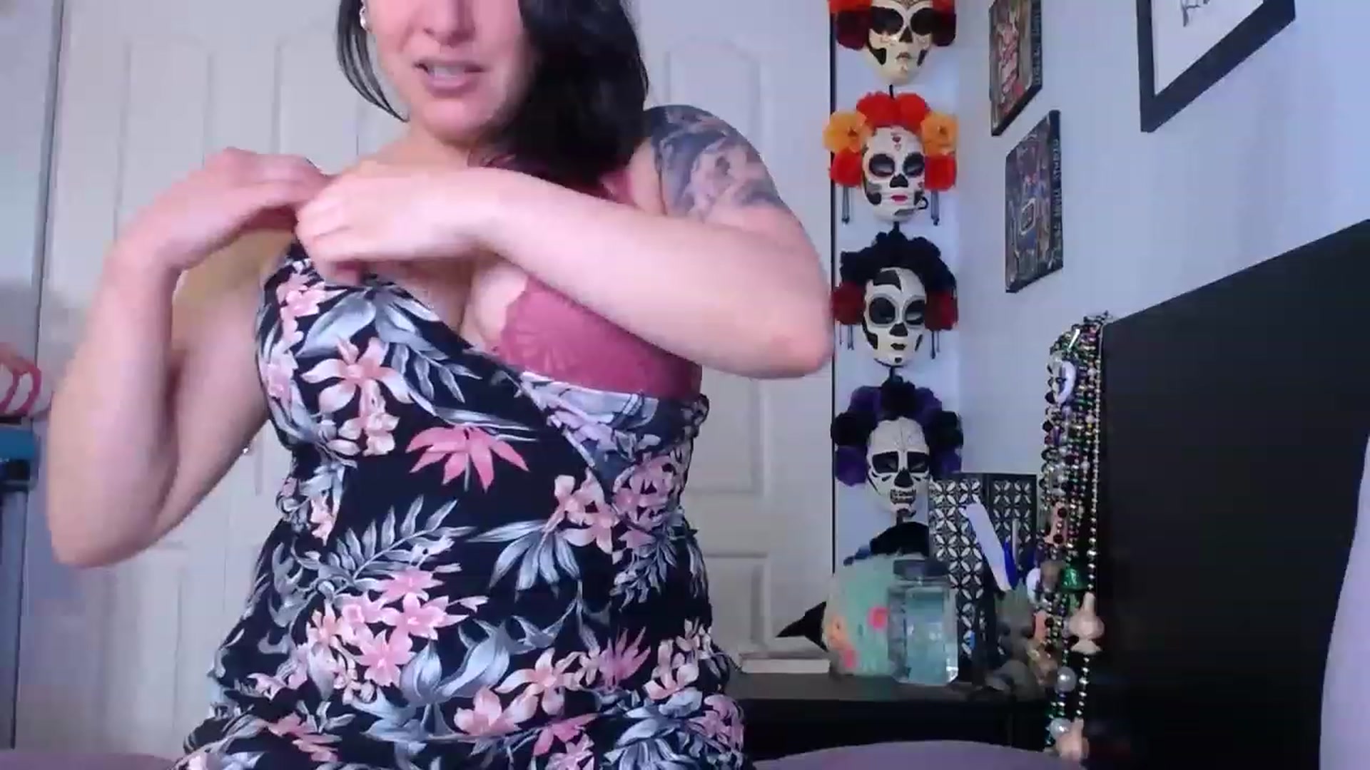 Gallery image thumbnail from abustybabe's myfreecams stream on, 05/11/2023, 20:29 image 3 of 20