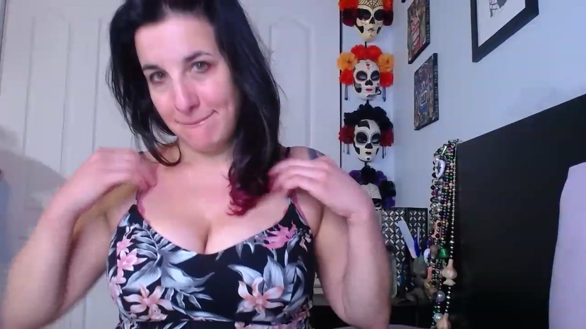 Gallery image thumbnail from abustybabe's myfreecams stream on, 05/11/2023, 20:29 image 20 of 20