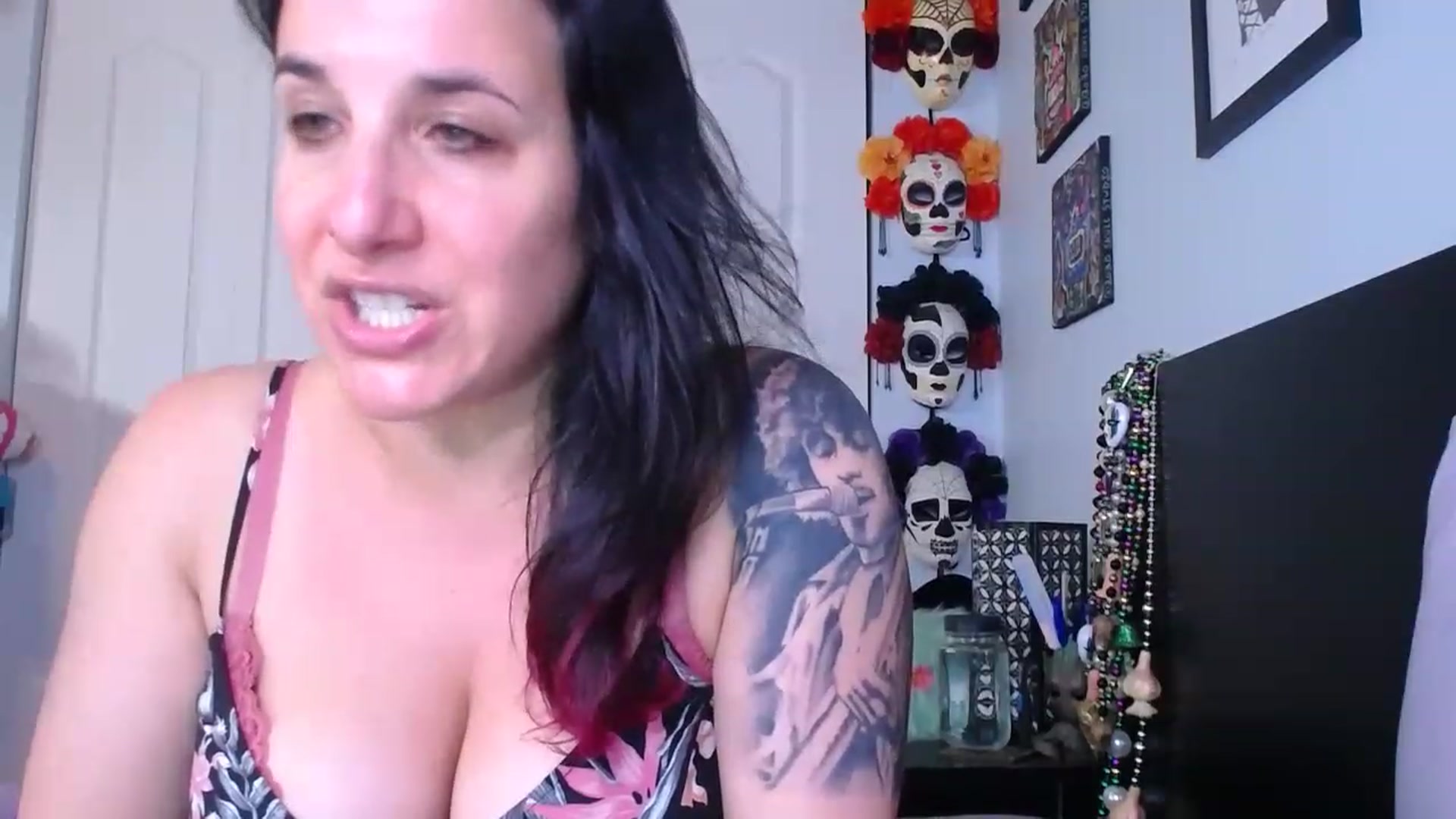 Gallery image thumbnail from abustybabe's myfreecams stream on, 05/11/2023, 20:29 image 15 of 20